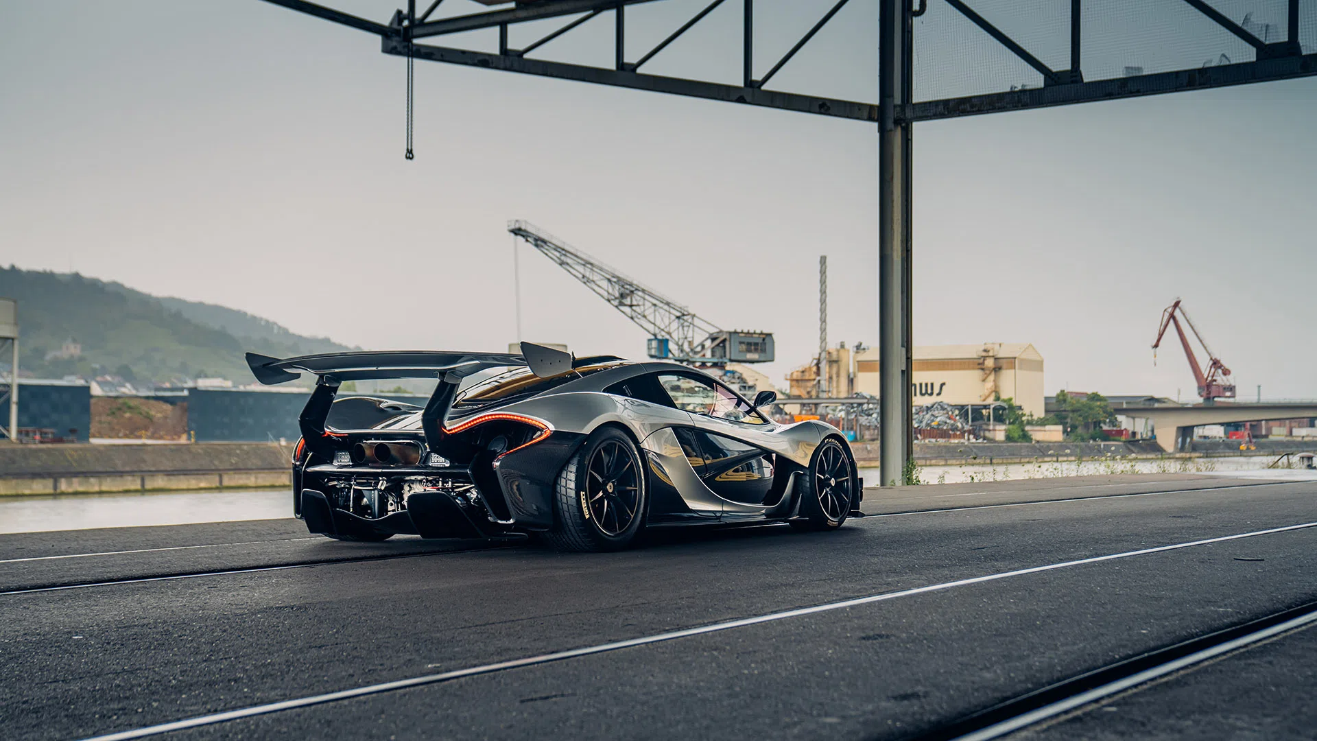 2015 MCLAREN P1 GTR for sale, exterior, Silber metallic