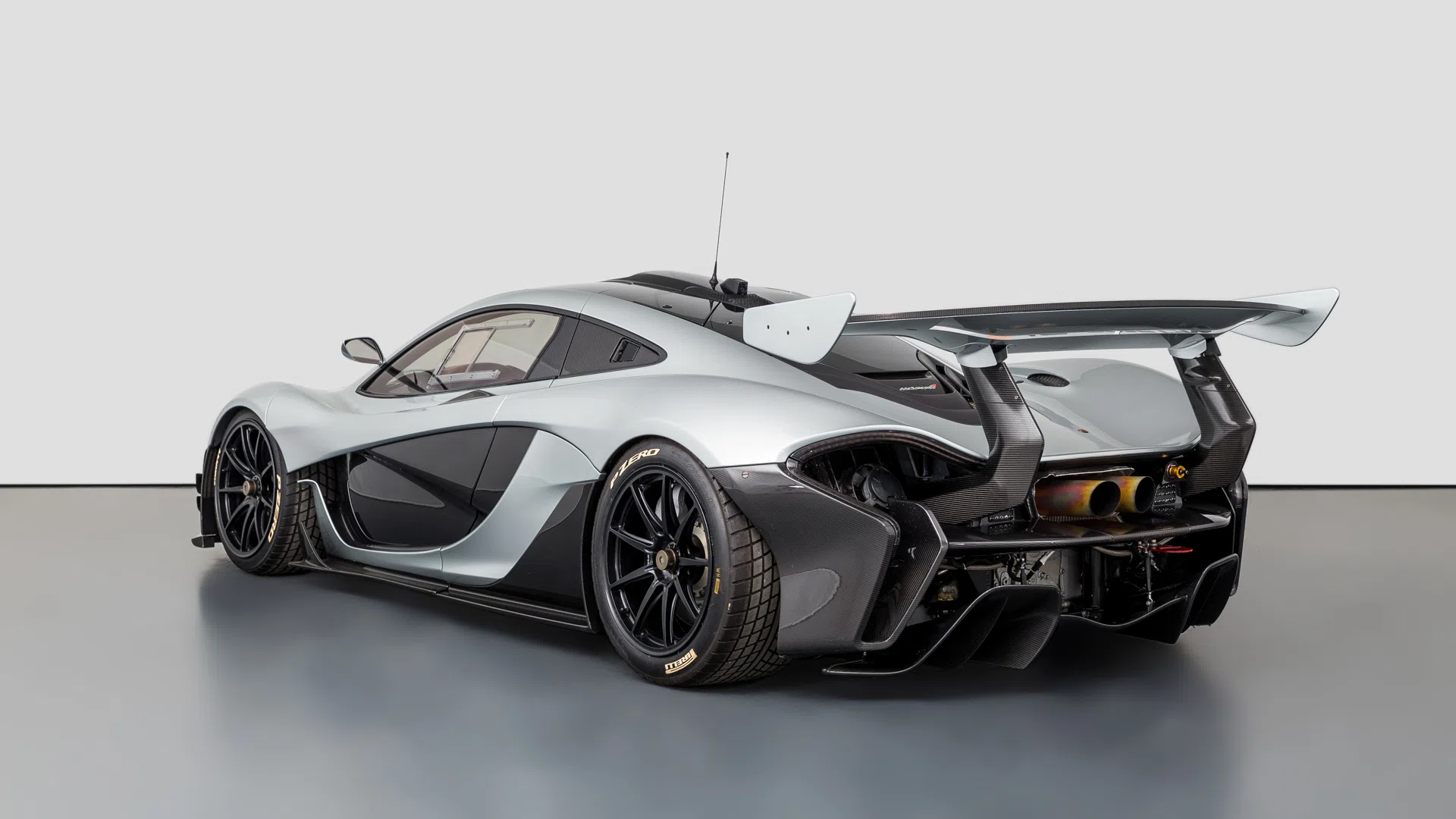 2015 MCLAREN P1 GTR for sale, exterior, Silber metallic