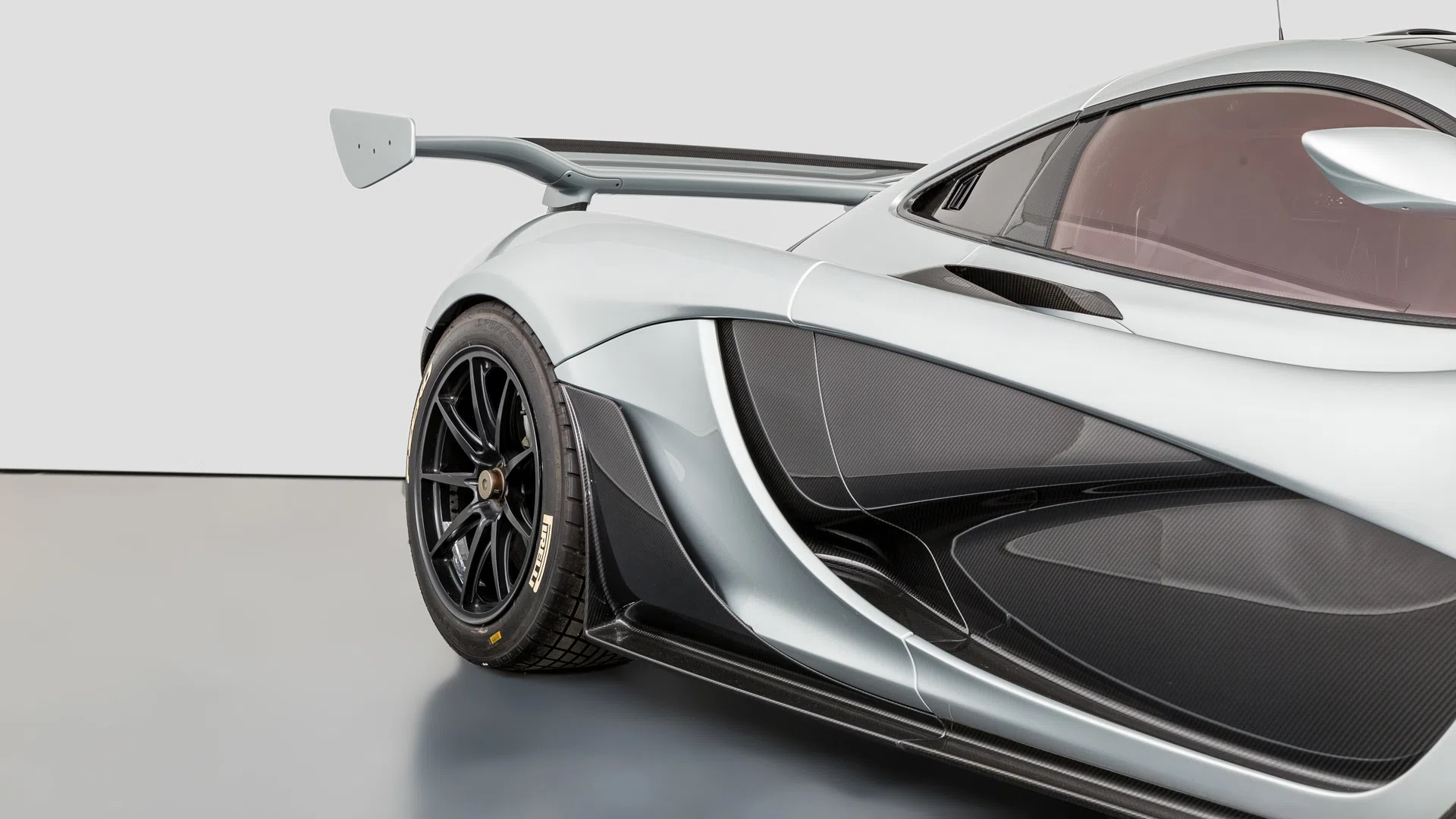 2015 MCLAREN P1 GTR for sale, exterior, Silber metallic
