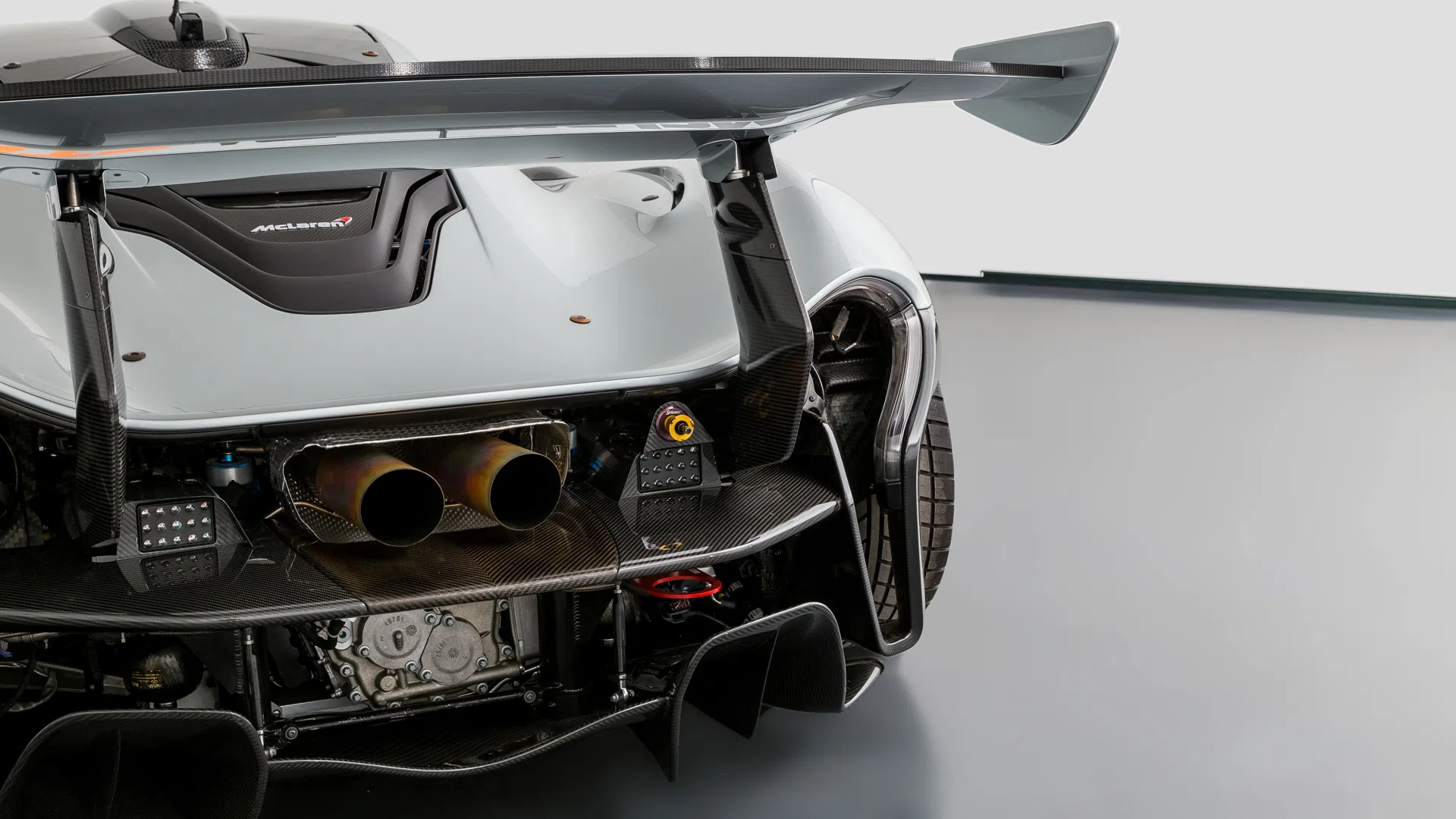 2015 MCLAREN P1 GTR for sale, exterior, Silber metallic