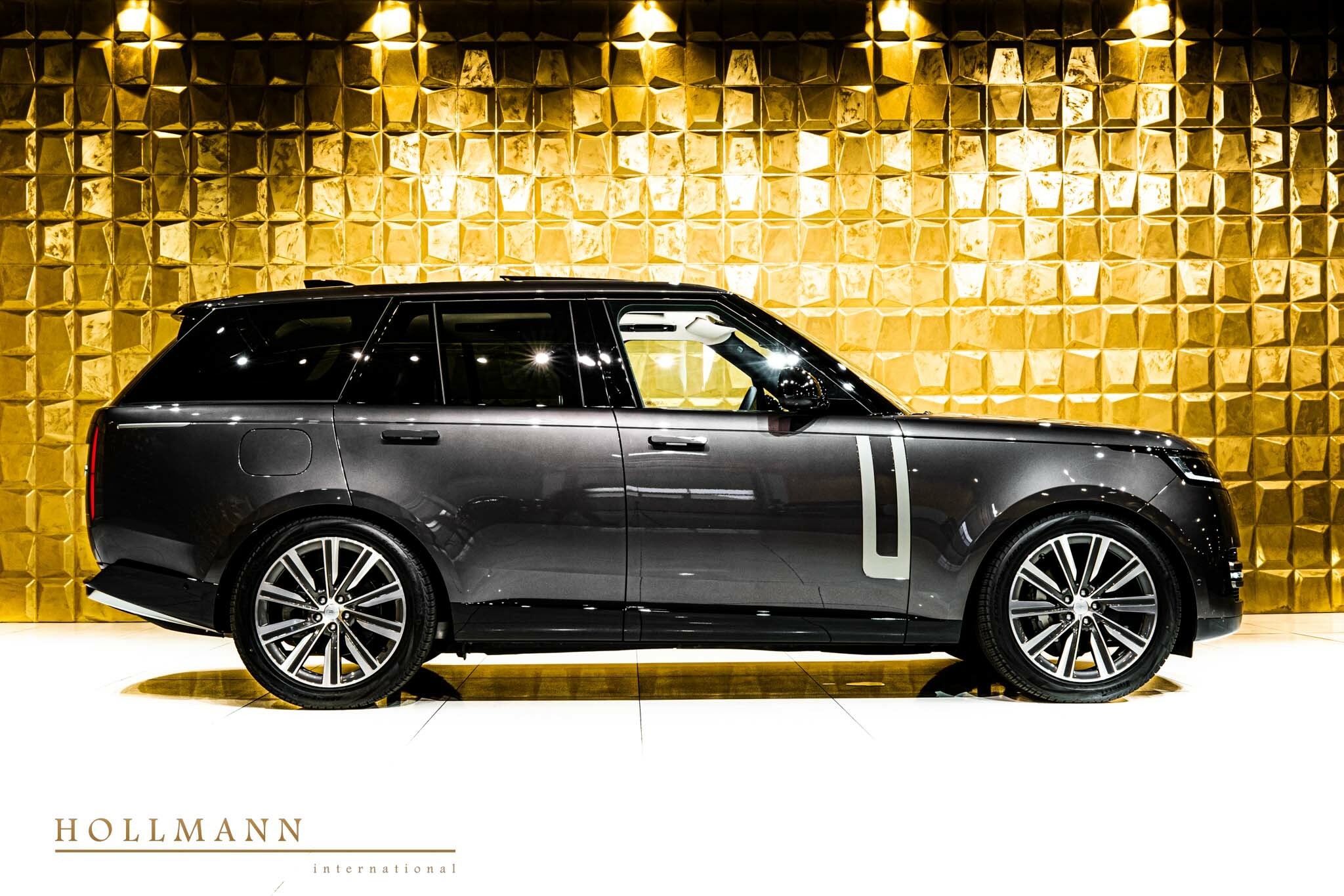 2022 Land Rover Range Rover D350 HSE, 2/19