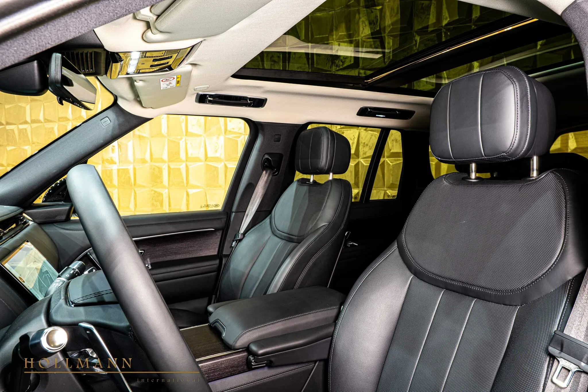 2022 Land Rover Range Rover D350 HSE interior, seats