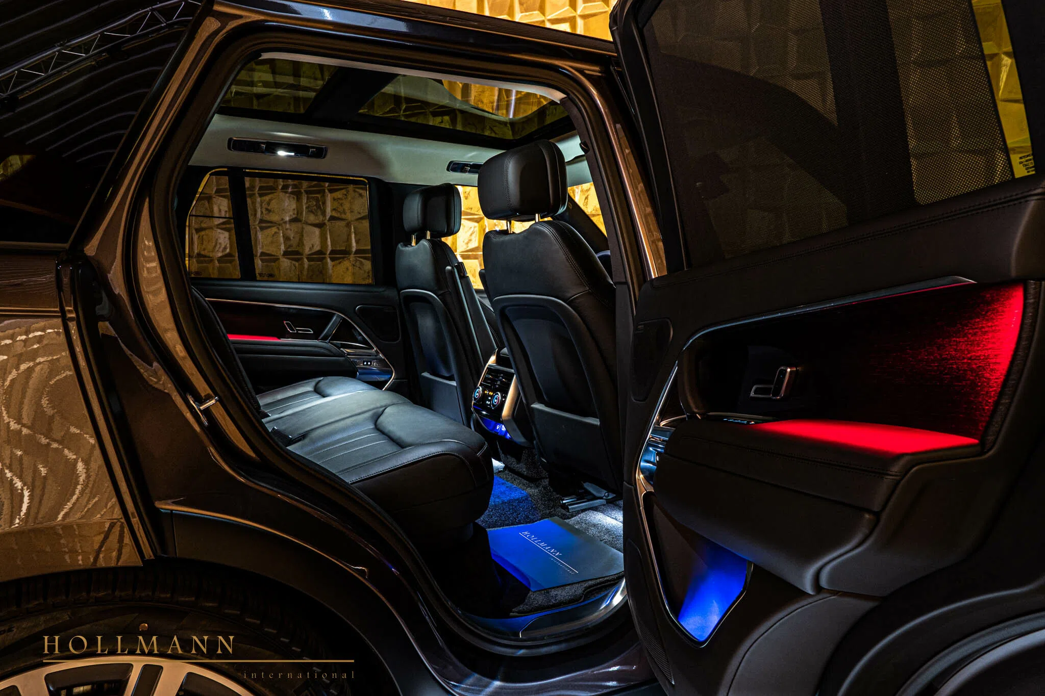 2022 Land Rover Range Rover D350 HSE interior, seats