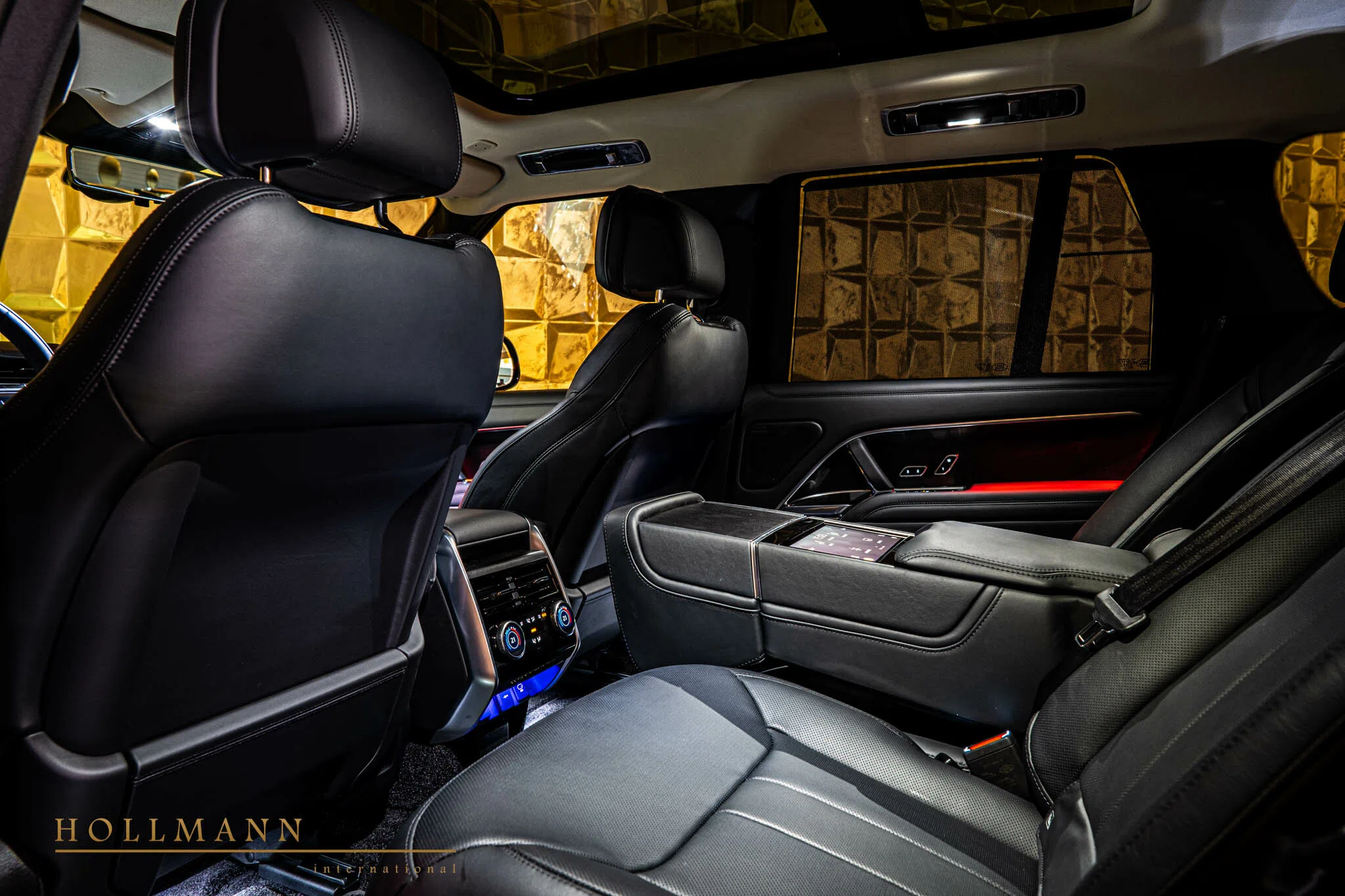 2022 Land Rover Range Rover 4.4 P530 HSE interior, seats
