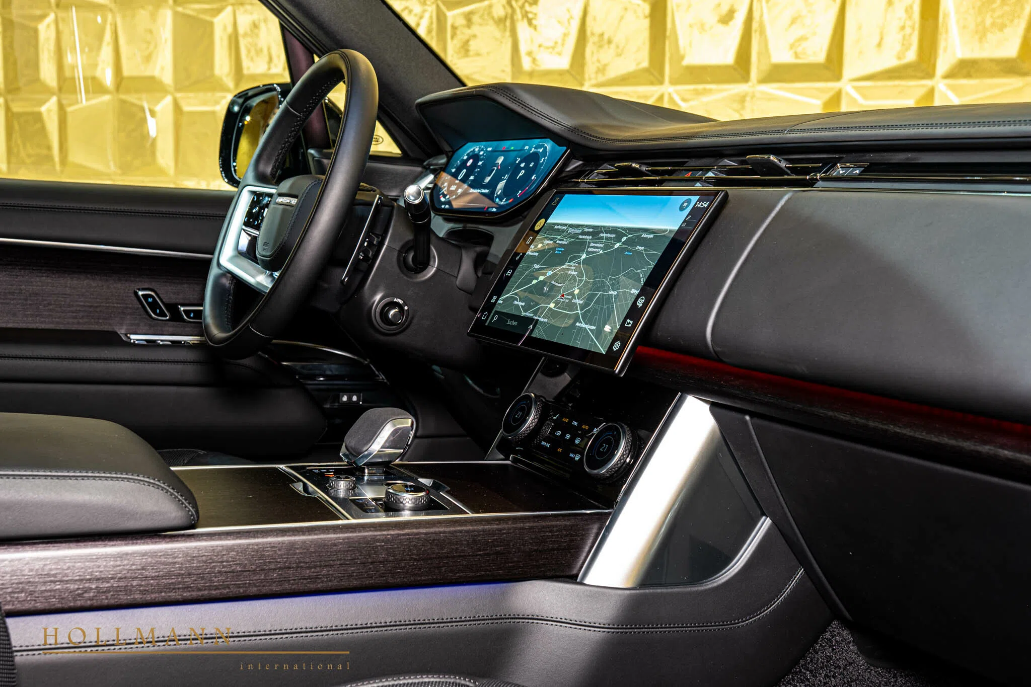 2022 Land Rover Range Rover 4.4 P530 HSE interior