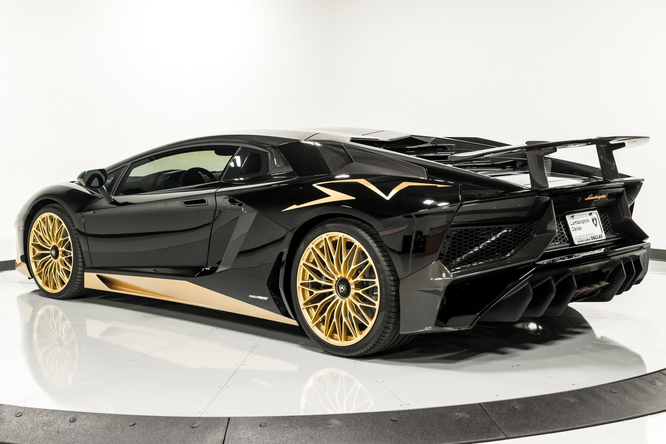 2017 Lamborghini Aventador SV LP 750-4