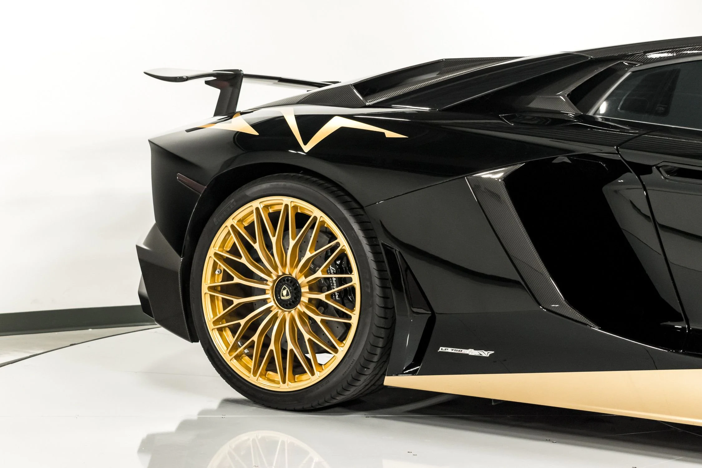 2017 Lamborghini Aventador SV LP 750-4, 3/28