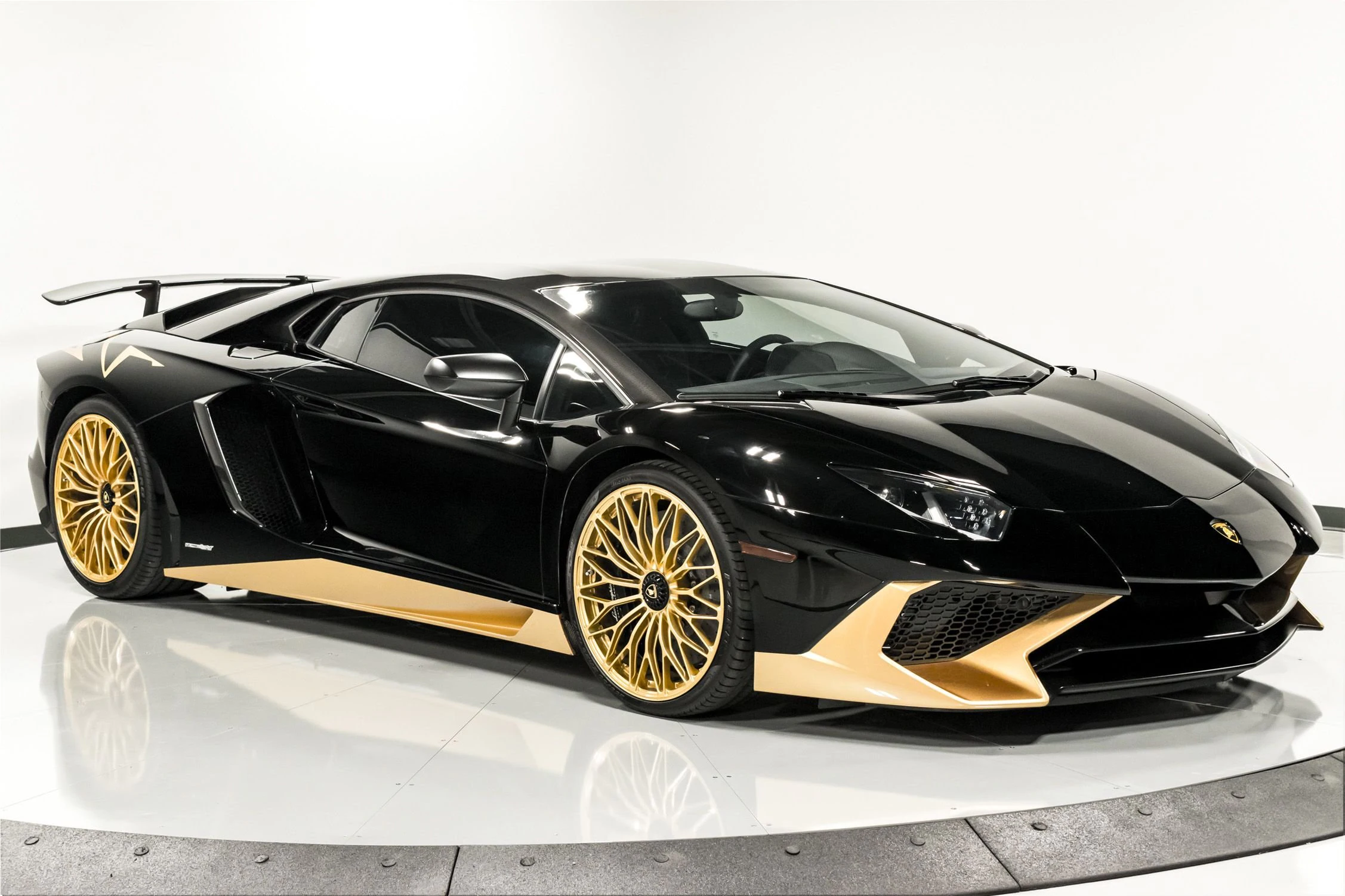 2017 Lamborghini Aventador SV LP 750-4, 8/28