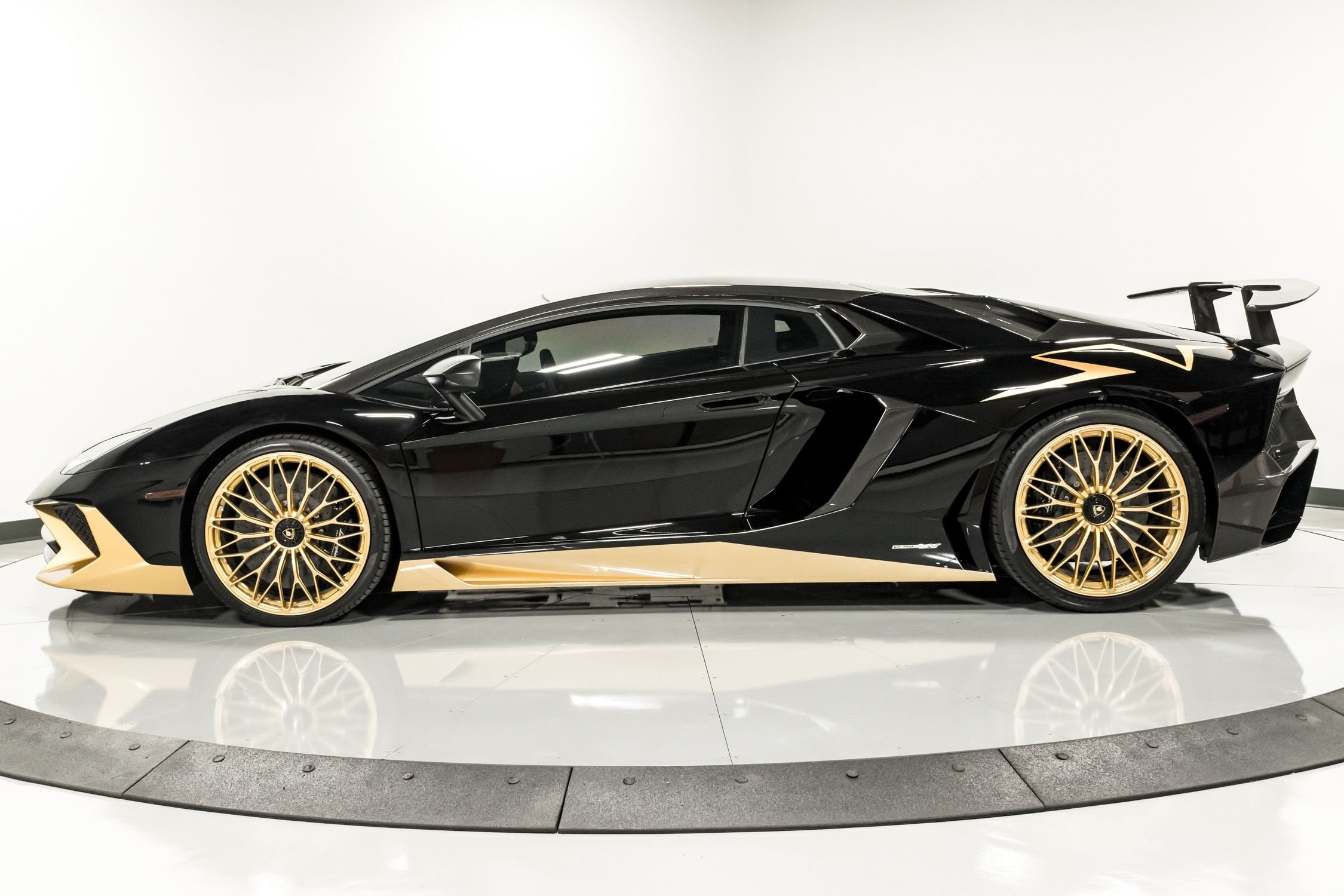 2017 Lamborghini Aventador SV LP 750-4, 17/28