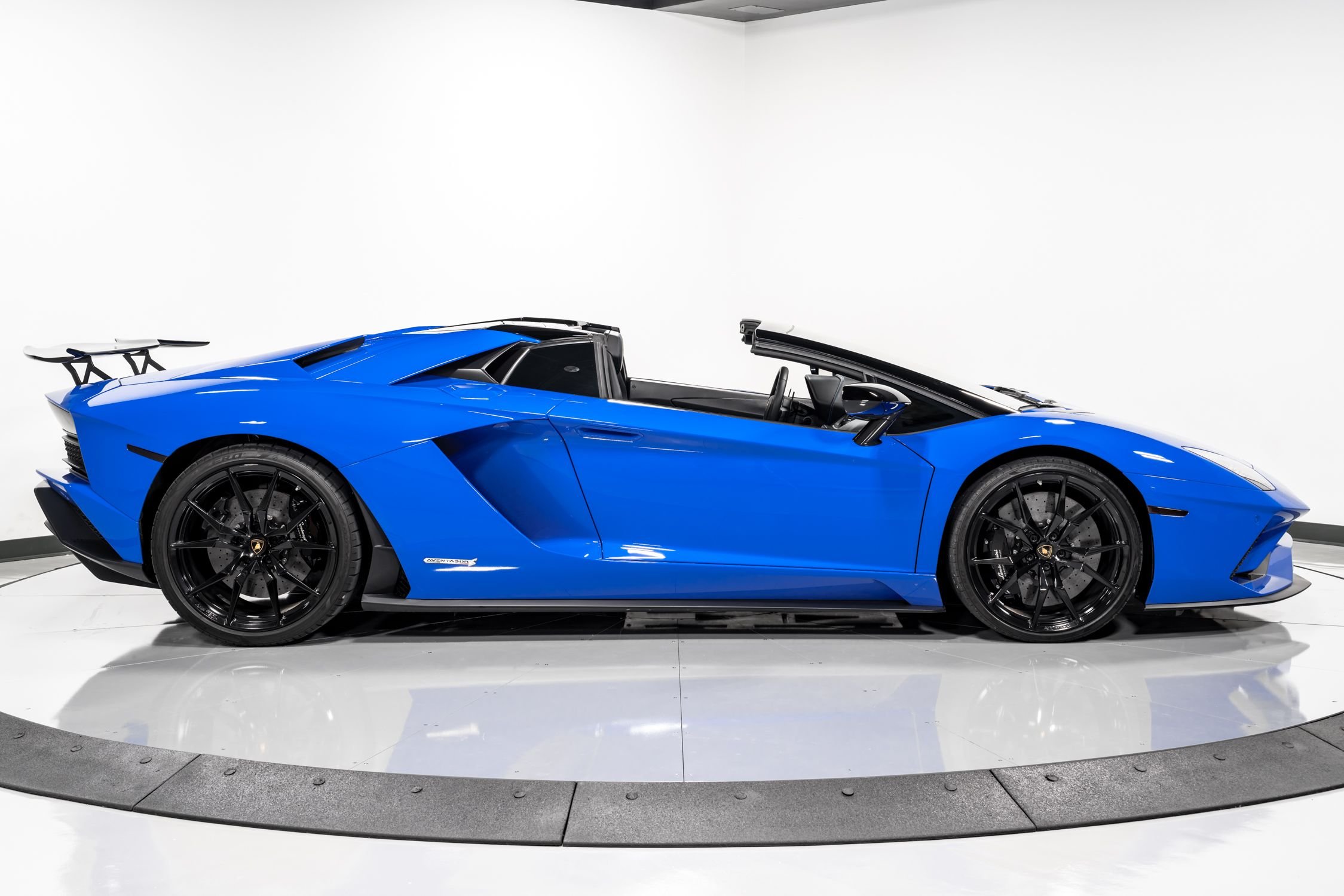 2018 Lamborghini Aventador S Roadster, 14/24