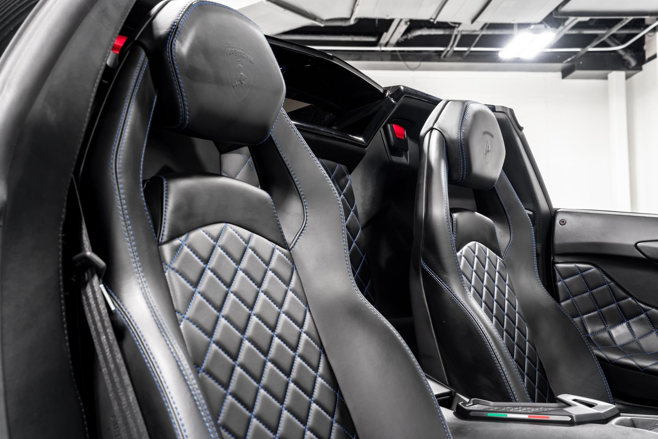 2018 Lamborghini Aventador S Roadster, 18/24