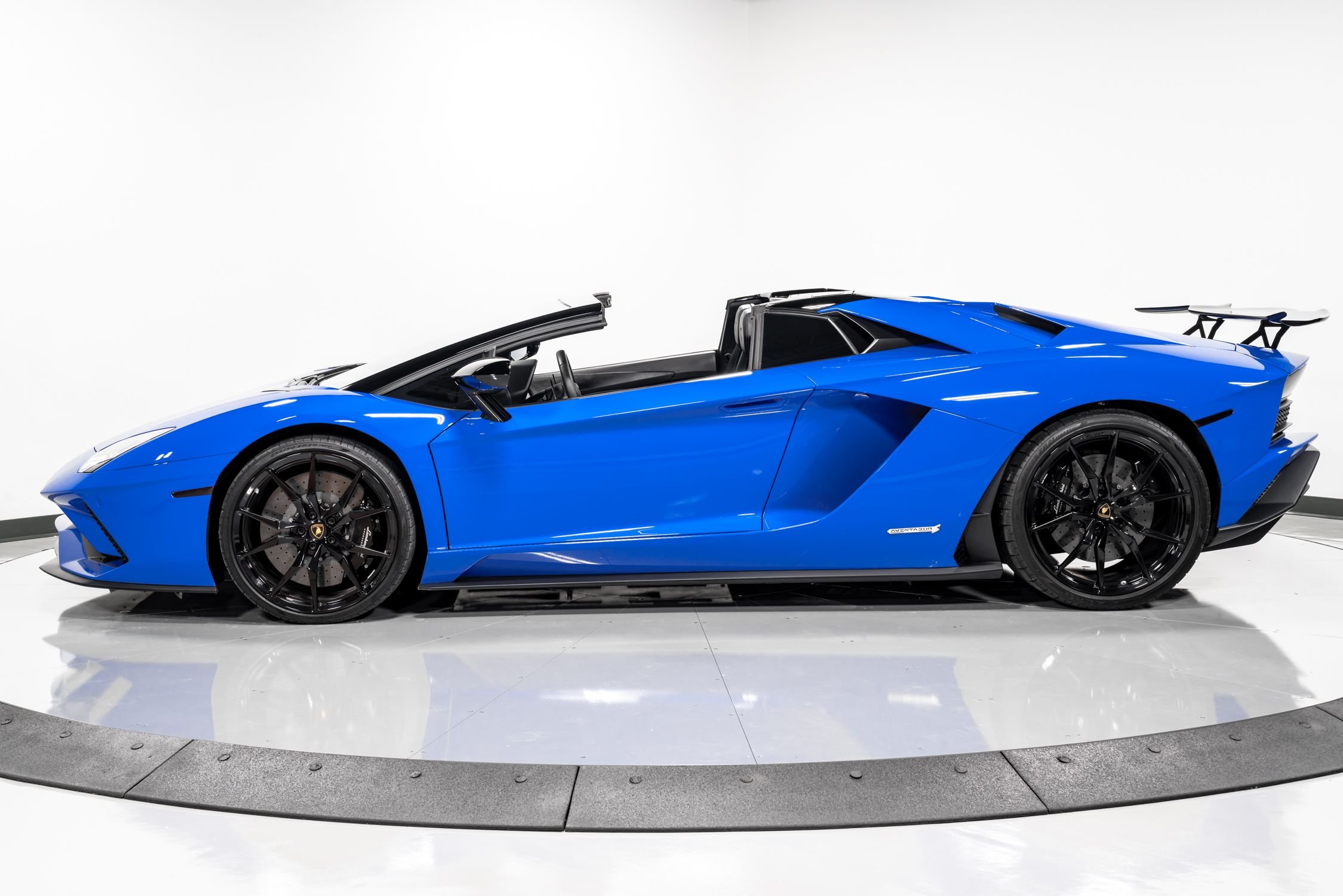2018 Lamborghini Aventador S Roadster, 22/24
