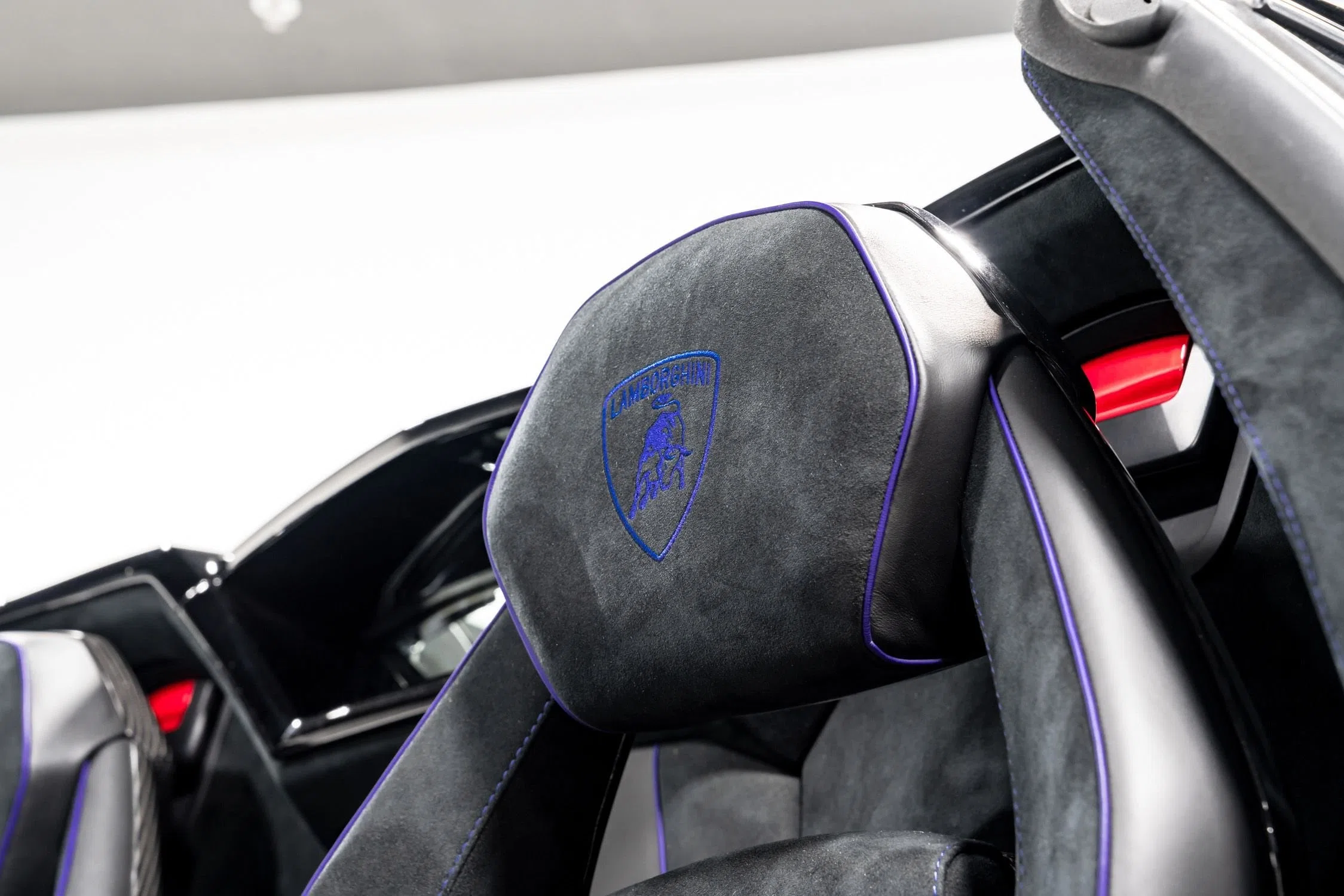 2016 Lamborghini Aventador SV Roadster interior