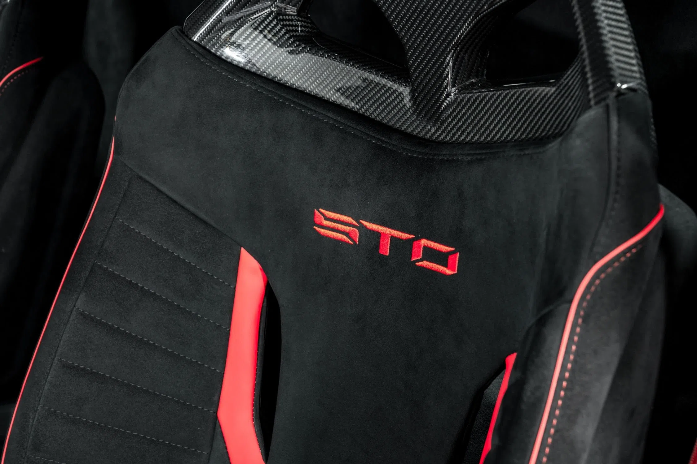 2021 Lamborghini Huracan STO interior