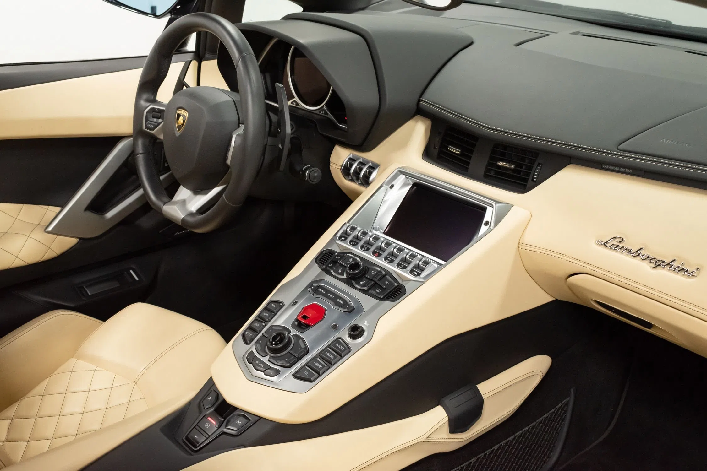 2016 Lamborghini Aventador Roadster interior, dashboard