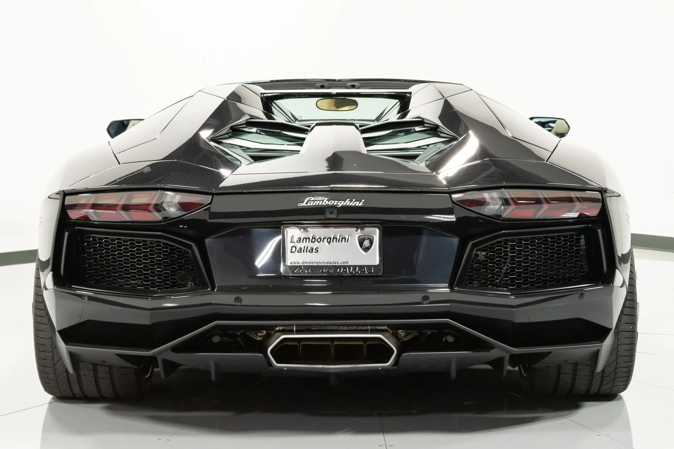2016 Lamborghini Aventador Roadster, 13/15