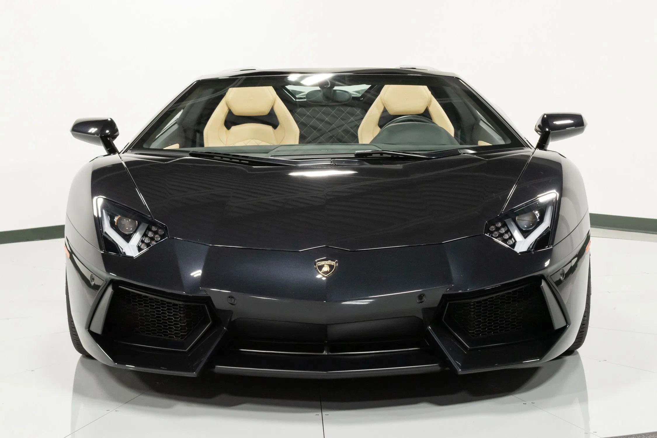 2016 Lamborghini Aventador Roadster for sale, exterior
