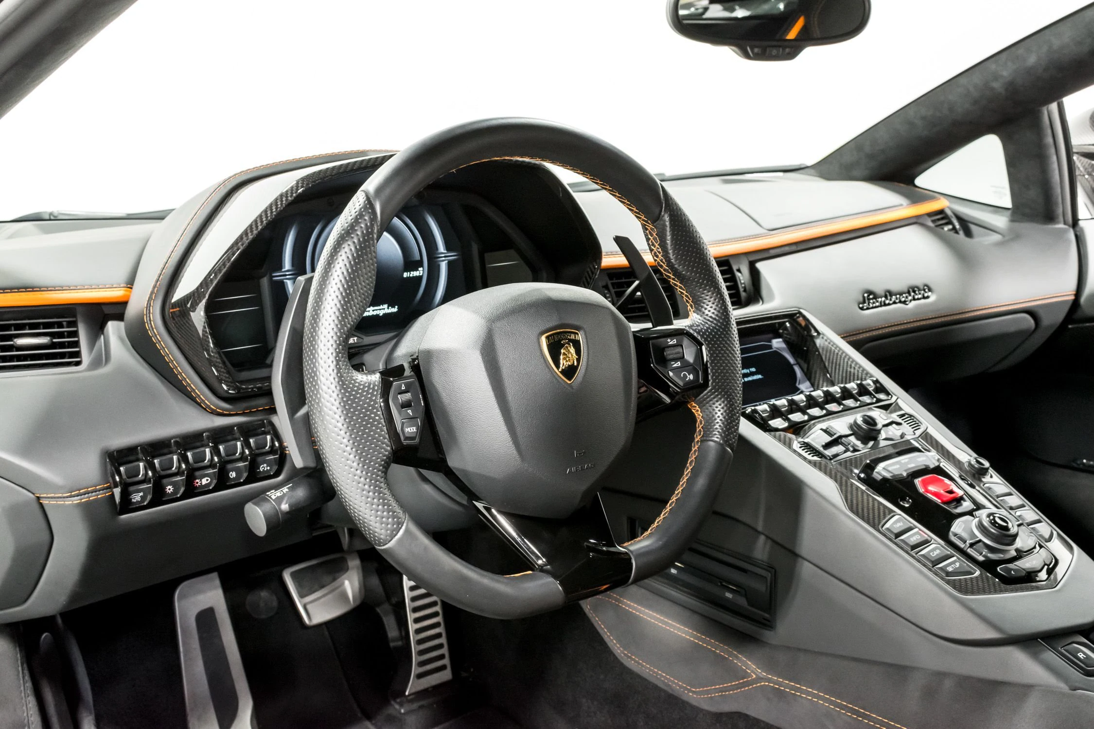 2018 Lamborghini Aventador S, 3/16