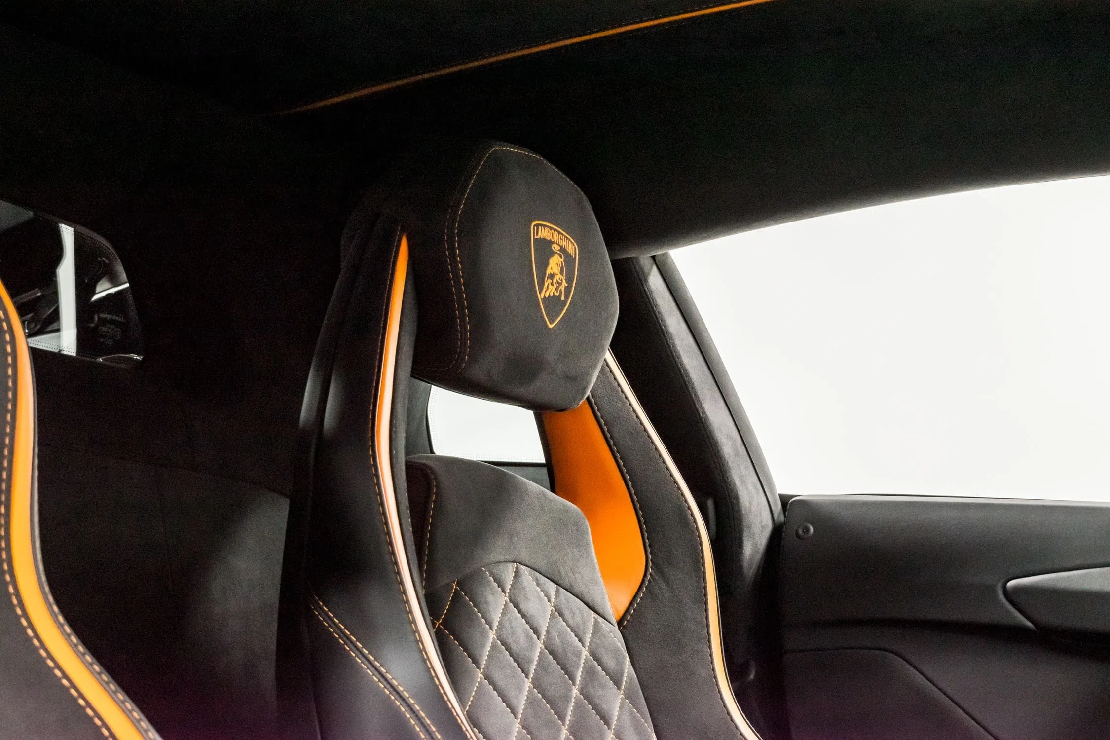 2018 Lamborghini Aventador S interior, seats