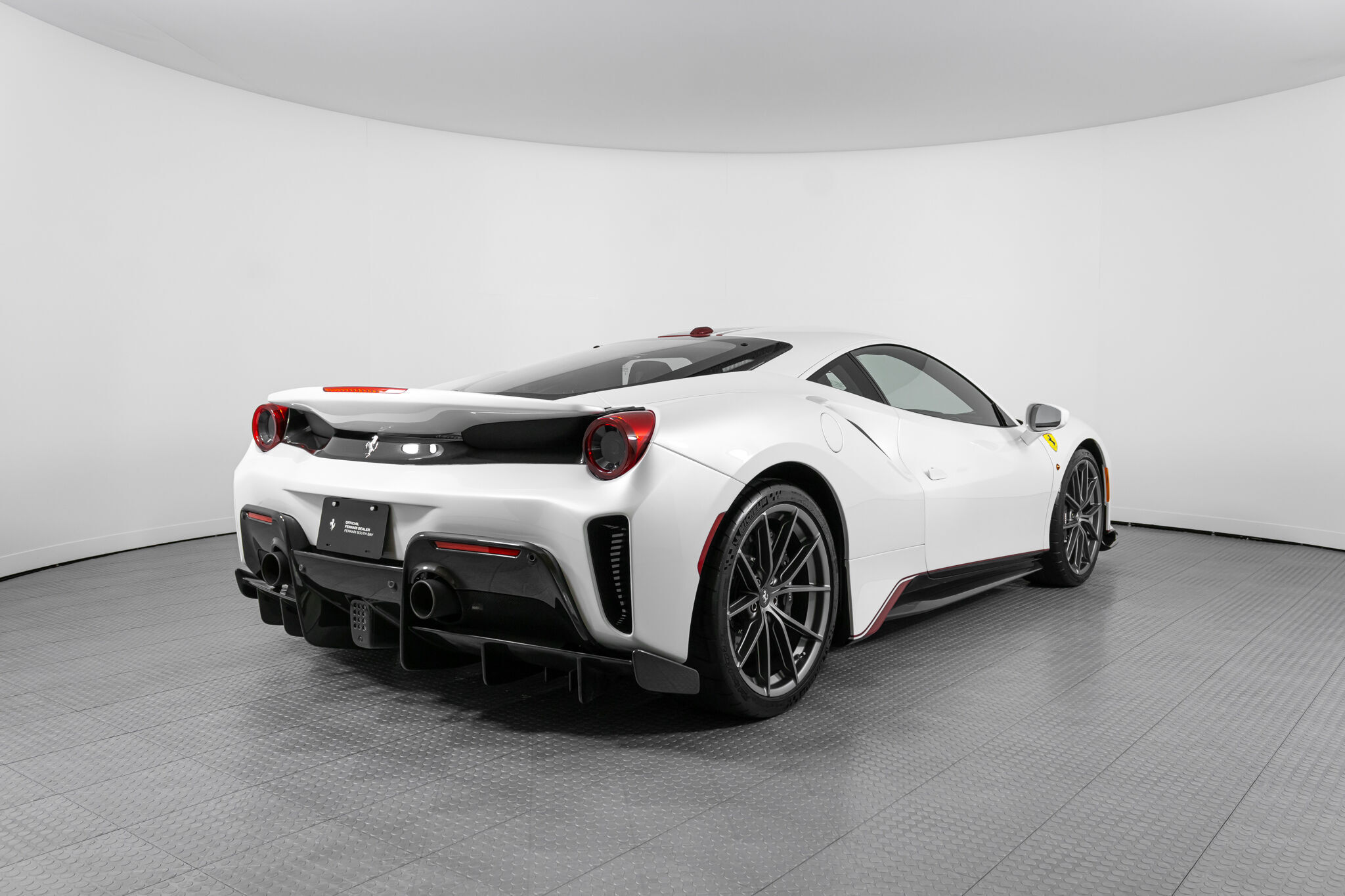 2020 Ferrari 488 Pista, 2/18