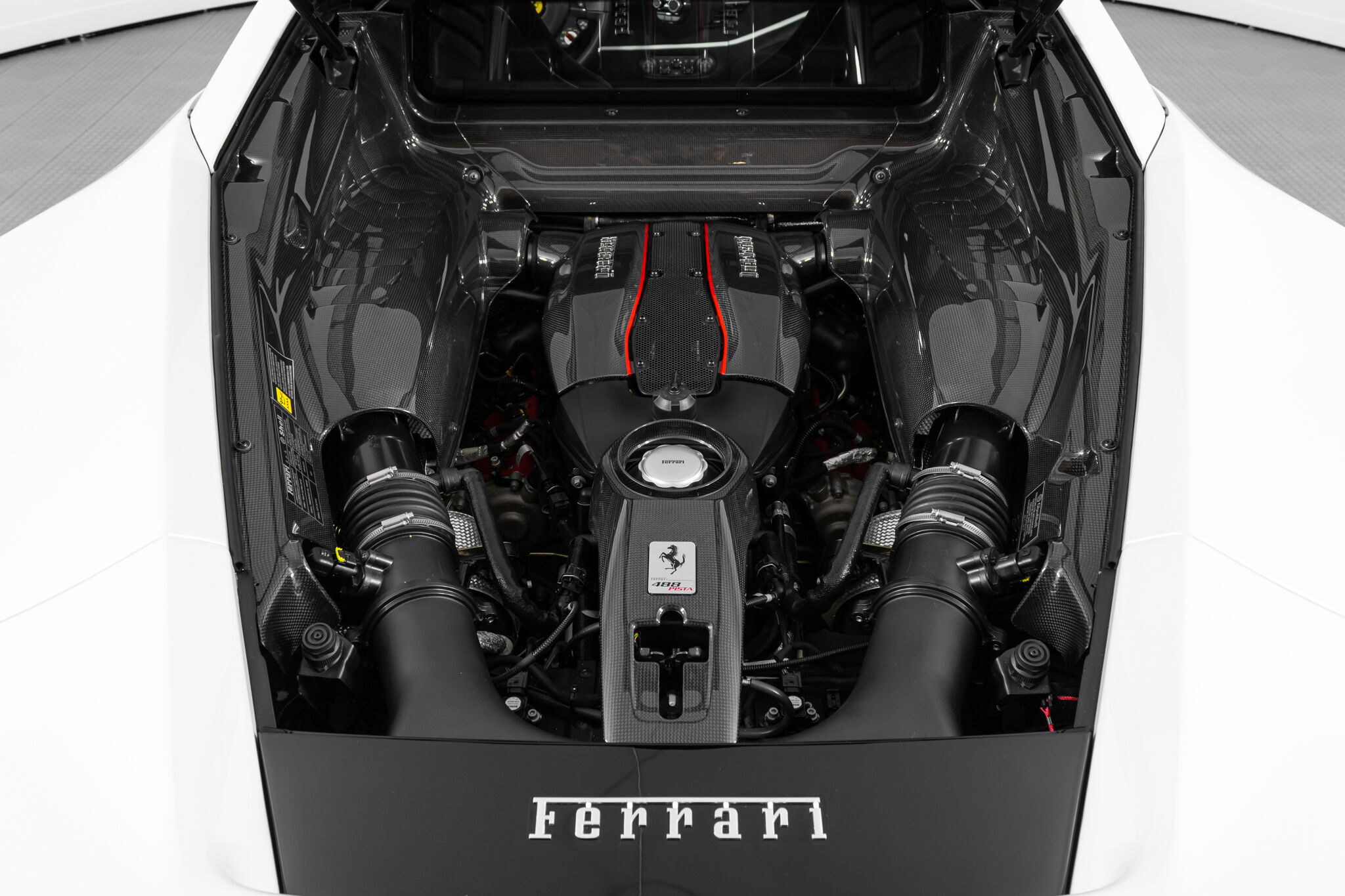 2020 Ferrari 488 Pista, 8/18