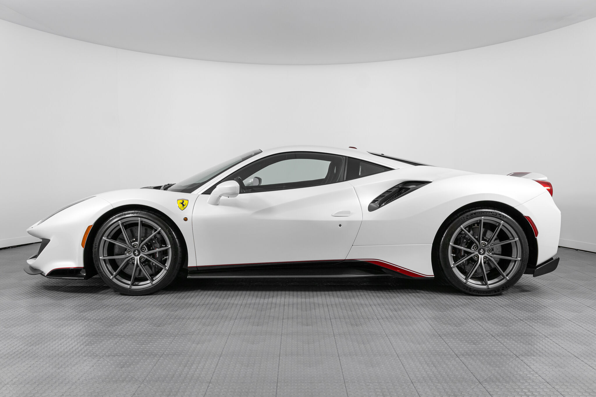2020 Ferrari 488 Pista, 16/18