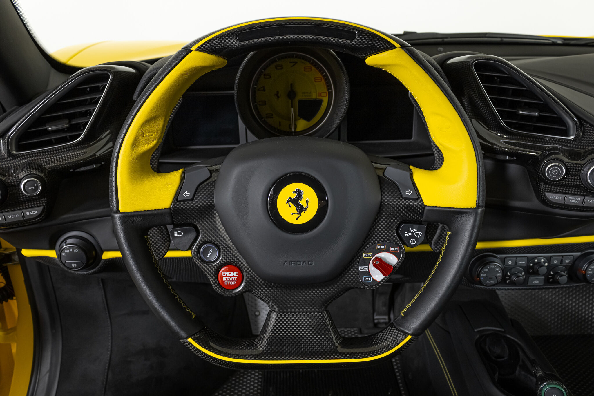 2020 Ferrari 488 Pista, 4/18