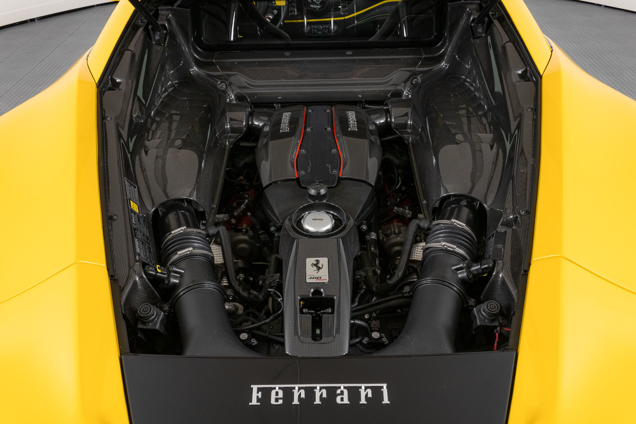 2020 Ferrari 488 Pista, 10/18