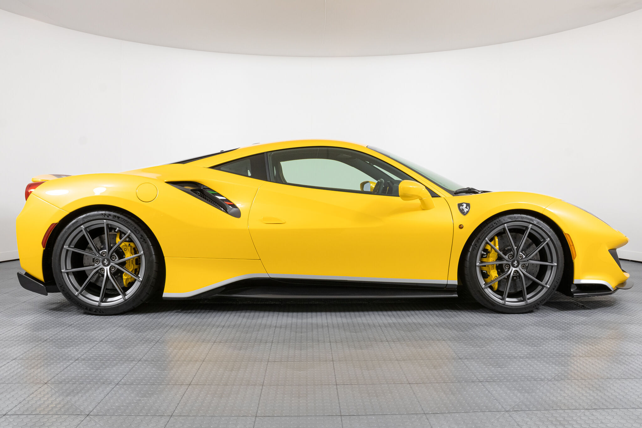 2020 Ferrari 488 Pista, 15/18