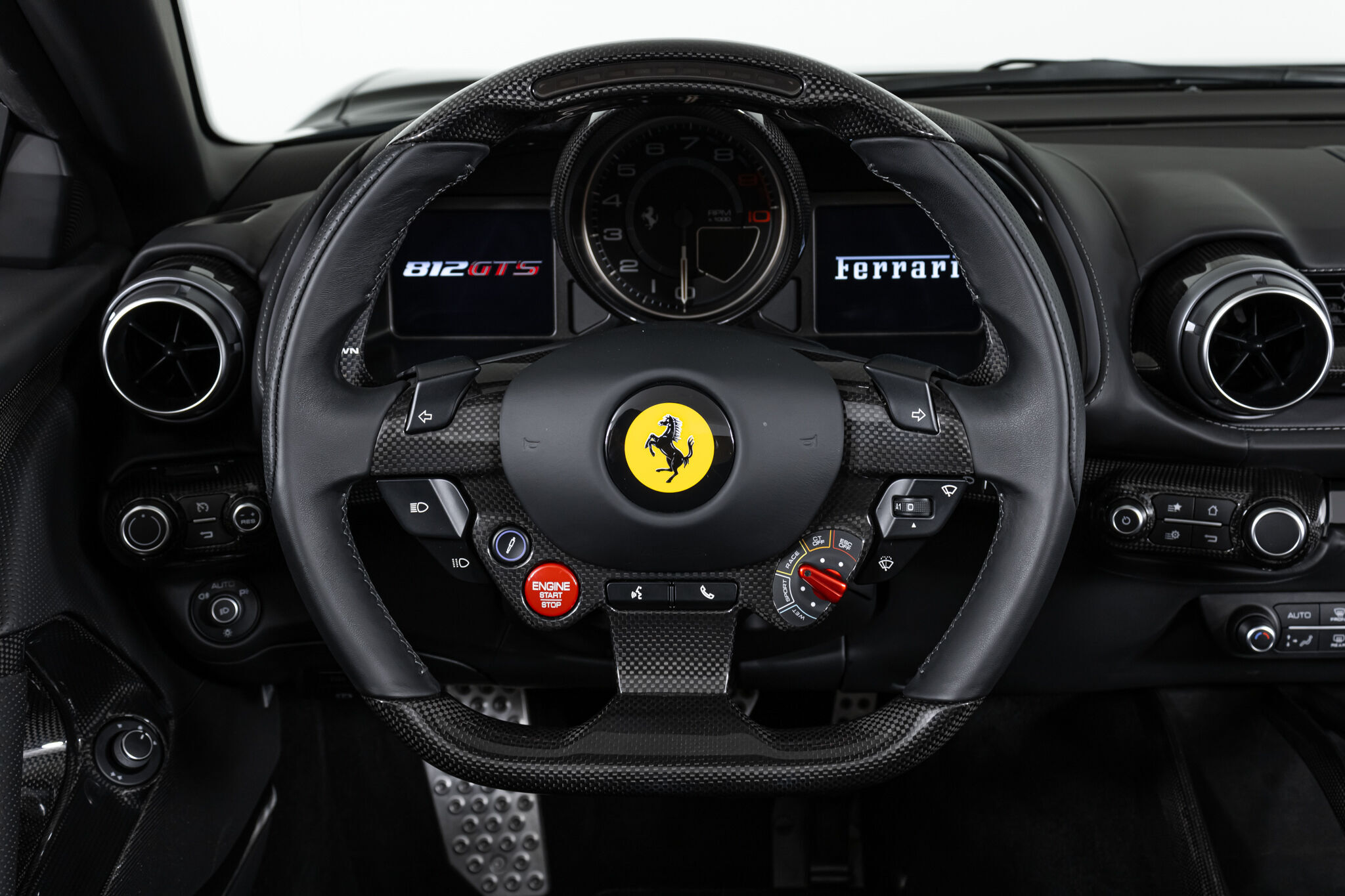 2022 Ferrari 812 GTS, 3/14