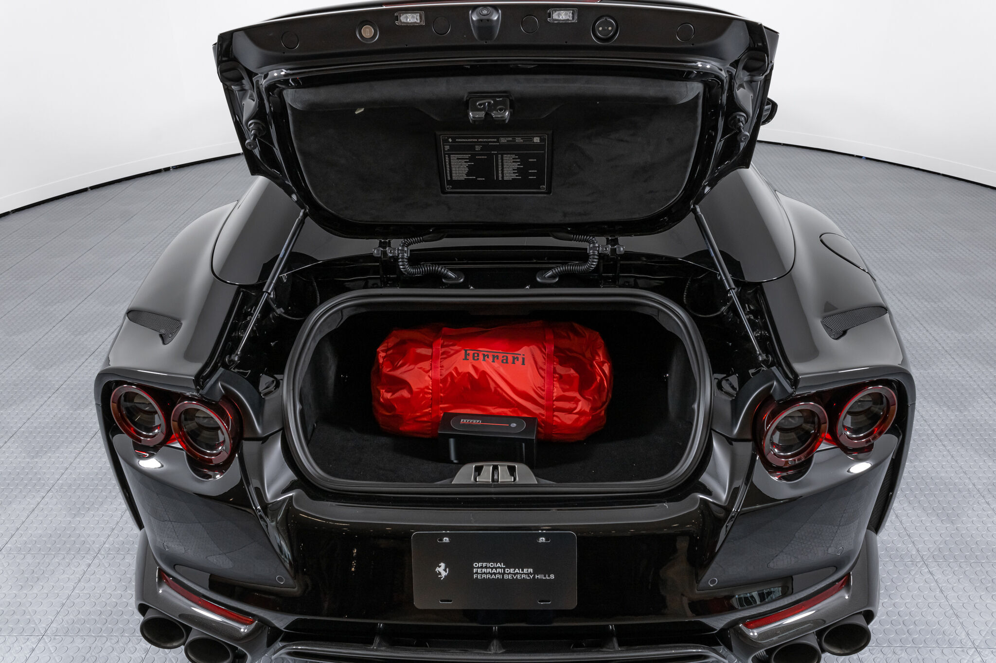 2022 Ferrari 812 GTS, 6/14