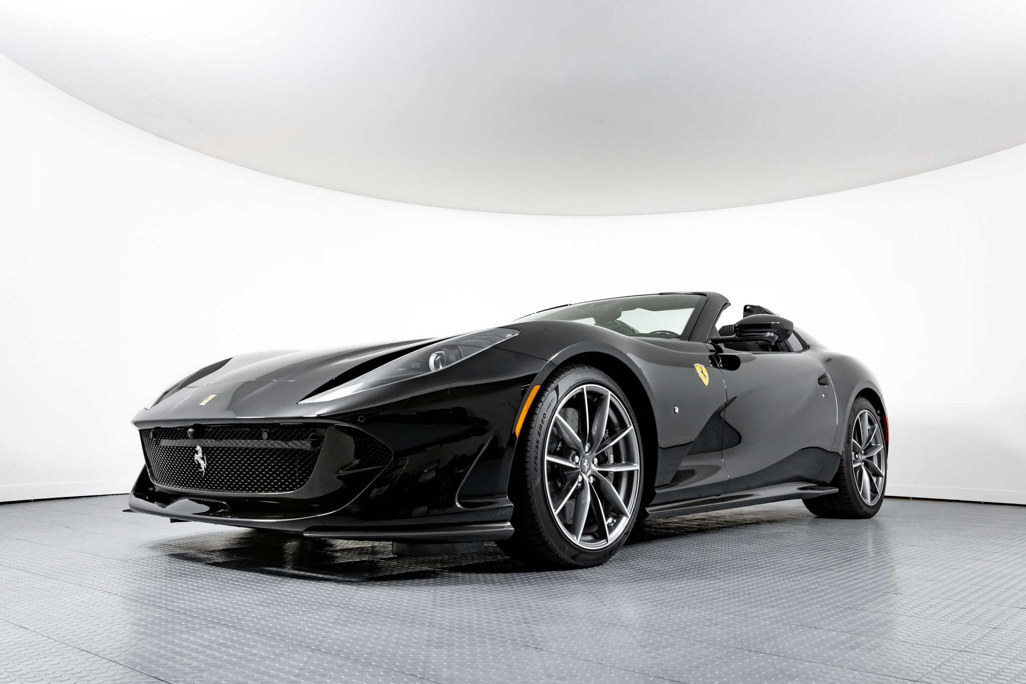 2022 Ferrari 812 GTS, 8/14