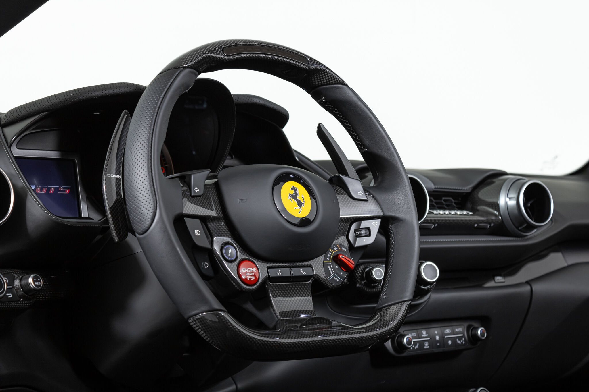 2022 Ferrari 812 GTS, 10/14