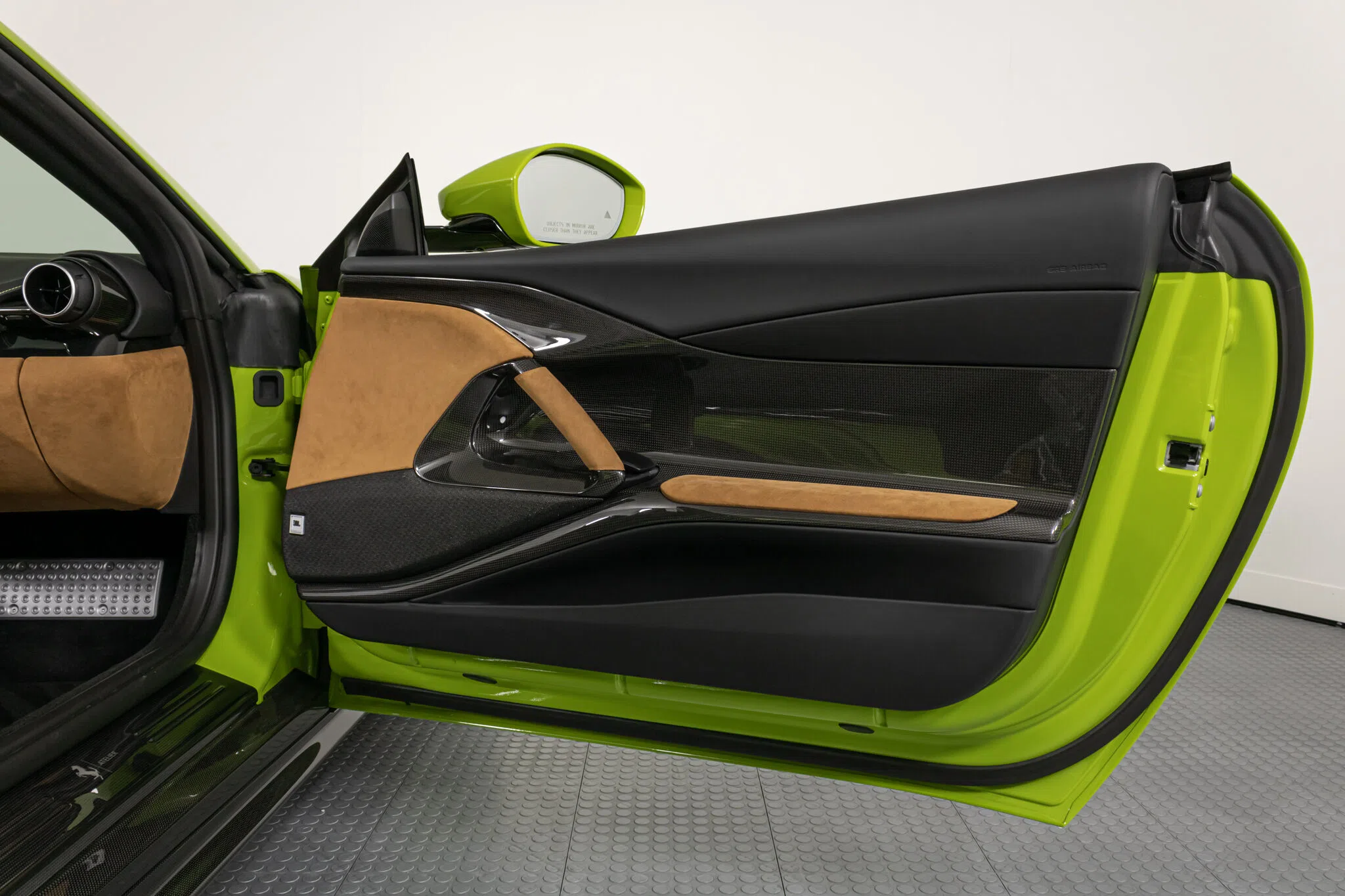 2022 Ferrari 812 GTS interior, door panel