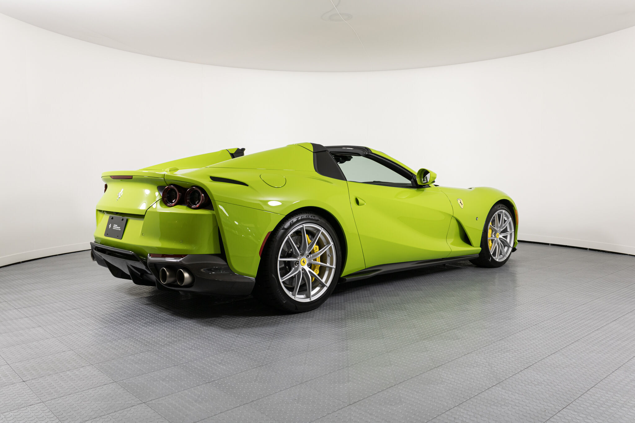 2022 Ferrari 812 GTS, 4/16