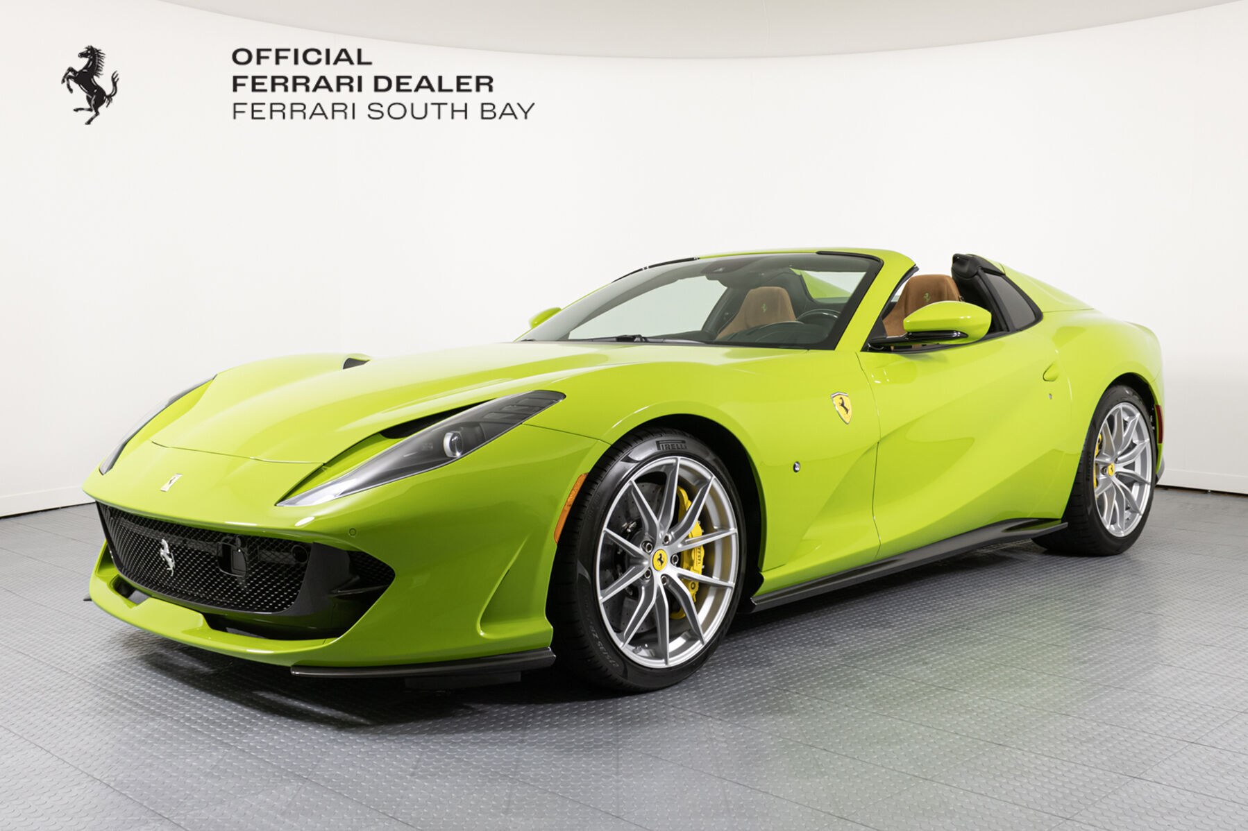 2022 Ferrari 812 GTS, 15/16