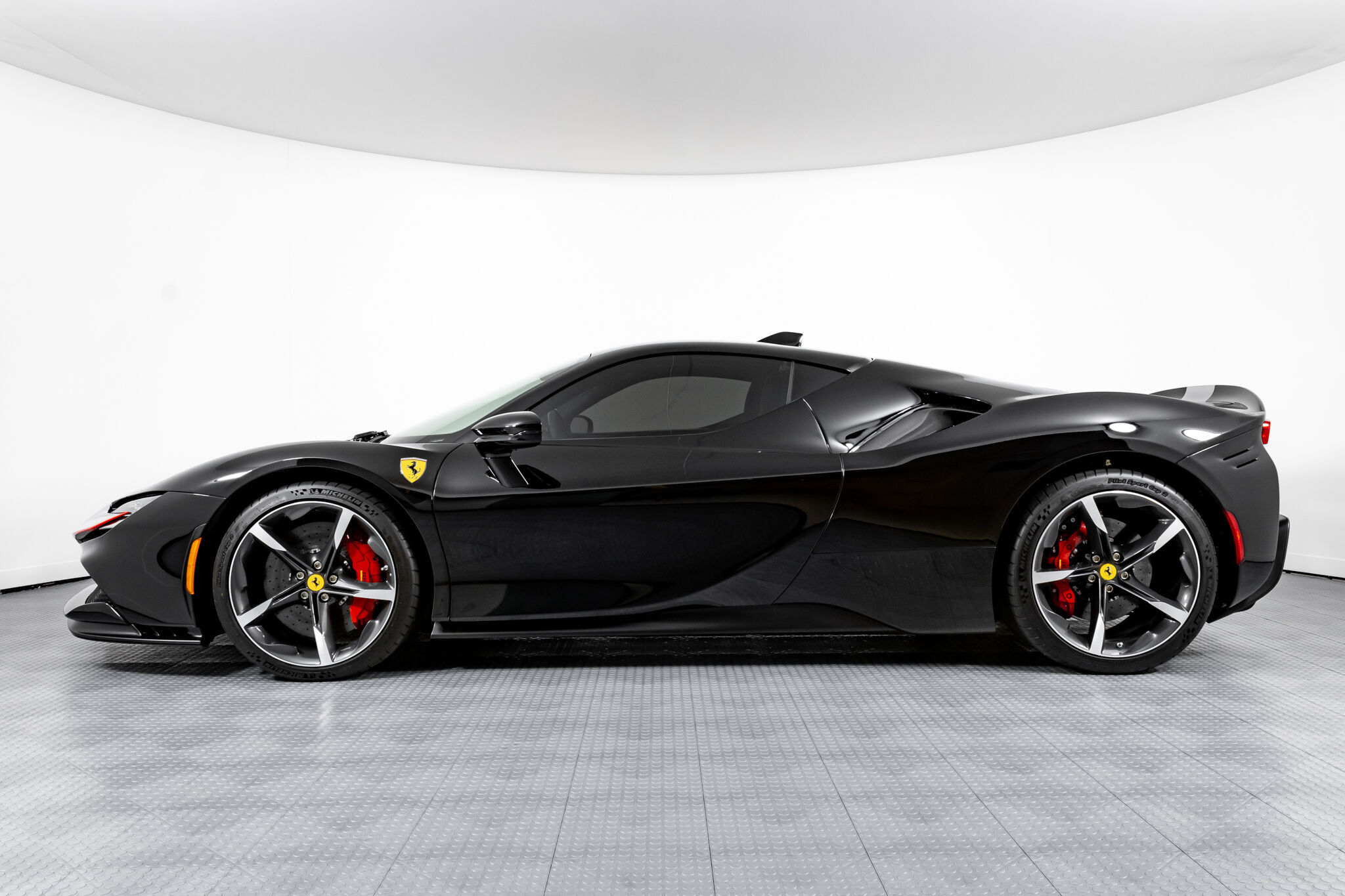 2022 Ferrari SF90 Stradale, 2/19