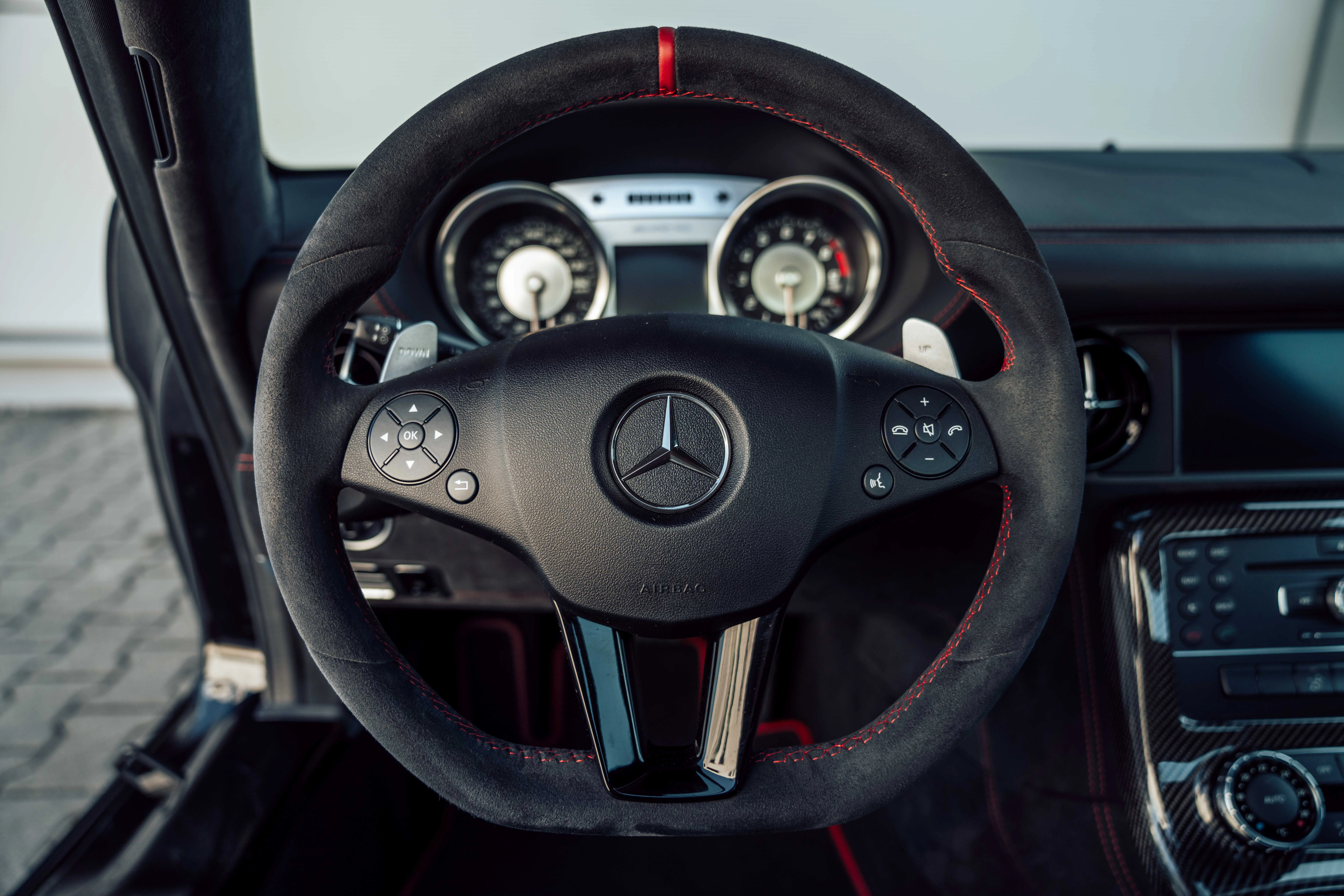 2013 Mercedes-Benz SLS AMG Coupe Black Series interior, steering wheel