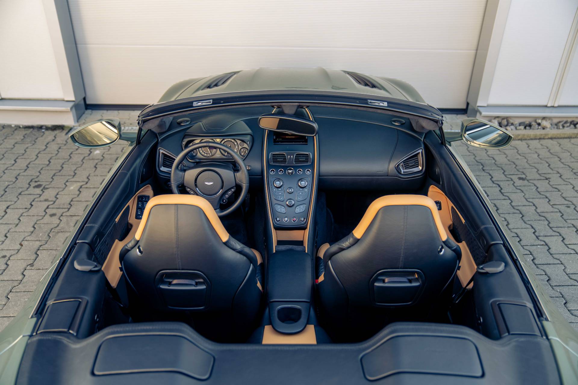 2018 Aston Martin Vanquish Zagato Volante, 6/11