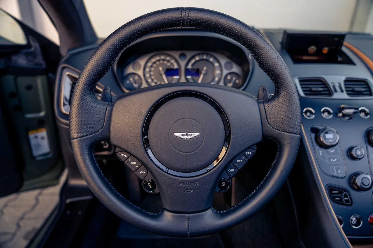 2018 Aston Martin Vanquish Zagato Volante interior, steering wheel