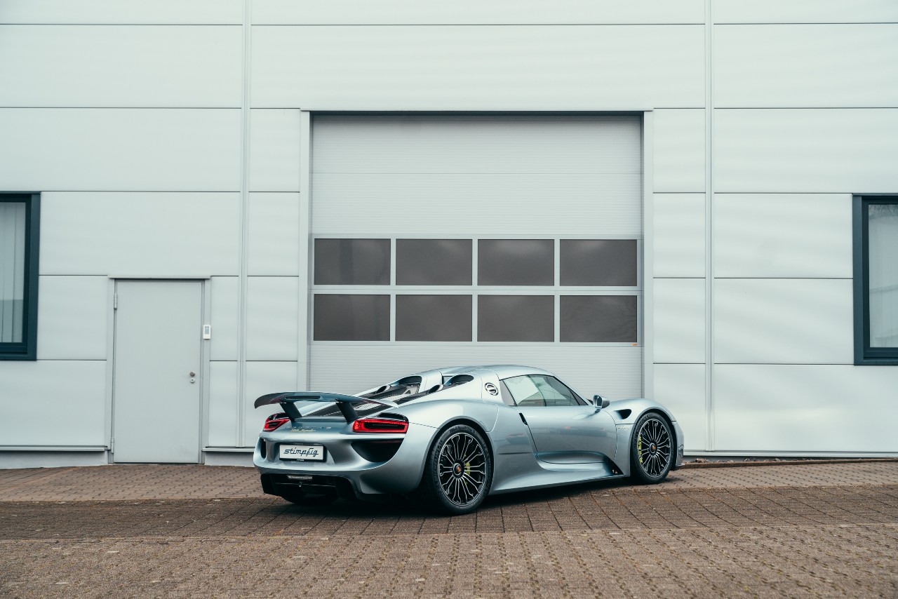 2015 Porsche 918 Spyder, 3/9