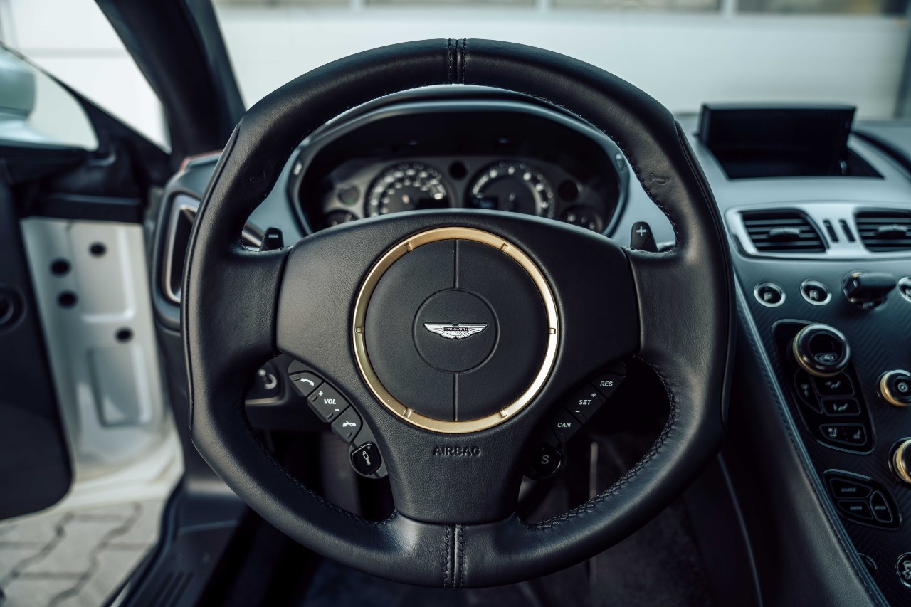 2017 Aston Martin Vanquish Zagato Coupé, 11/13