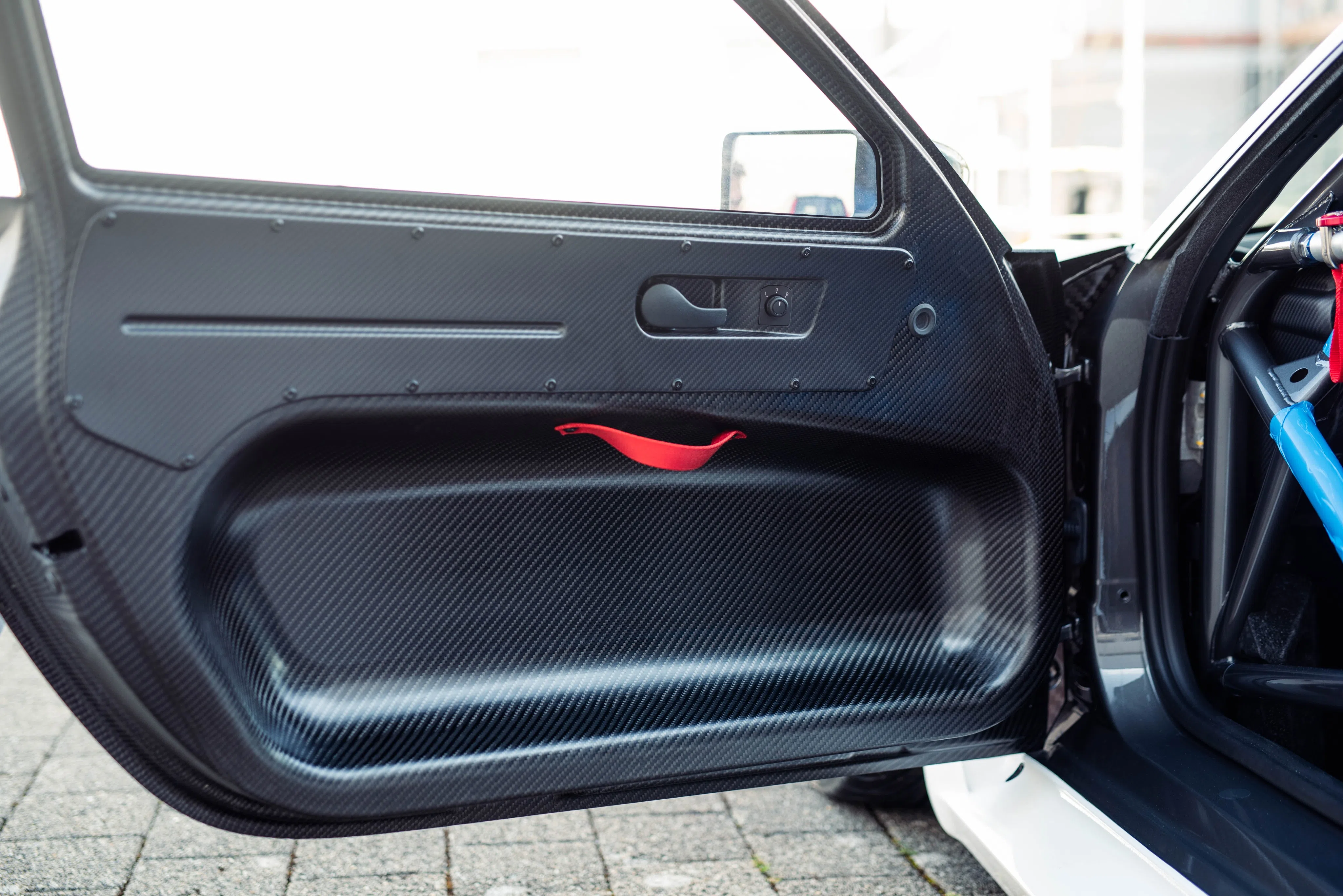 2020 Porsche 935 interior, door panel