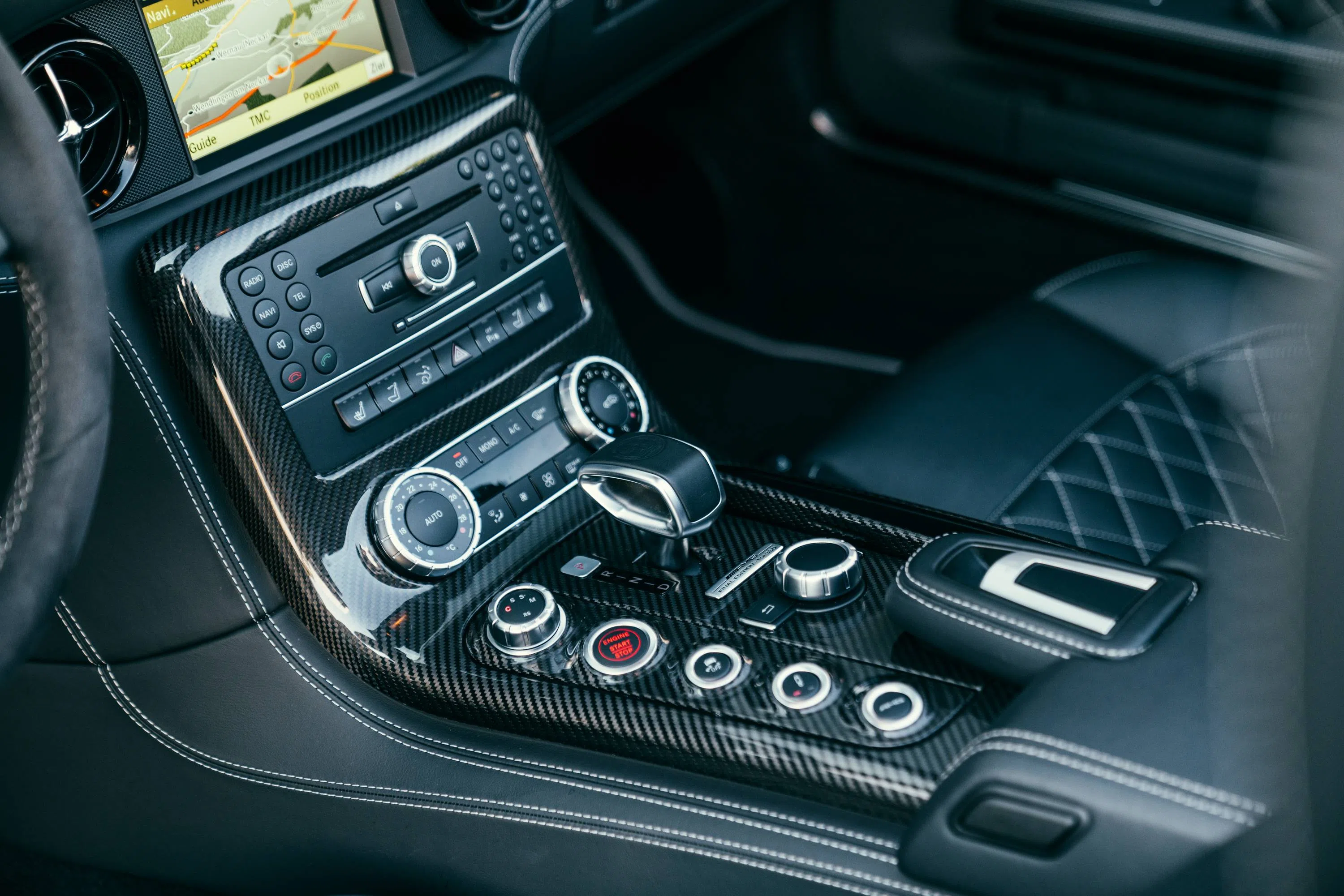 2014 Mercedes-Benz SLS AMG GT Final Edition Roadster interior, center console