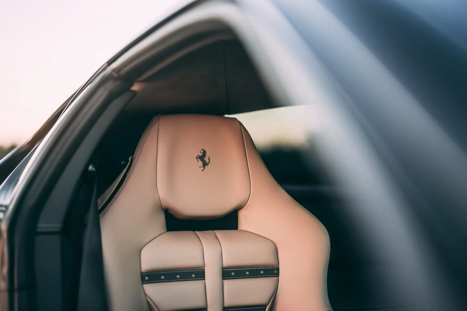 2018 Ferrari 812 Superfast interior, seats, Tortora 130426
