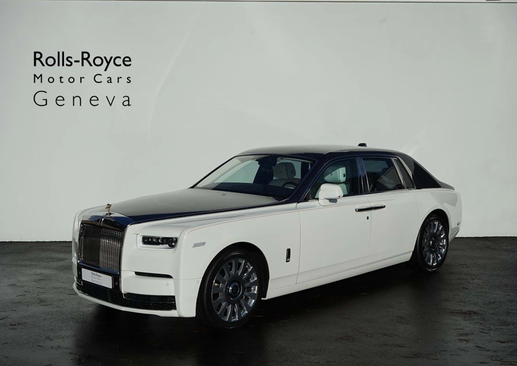 2017 Rolls-Royce Phantom VIII English White & Iguazu Blue for sale, exterior, English White & Iguazu Blue