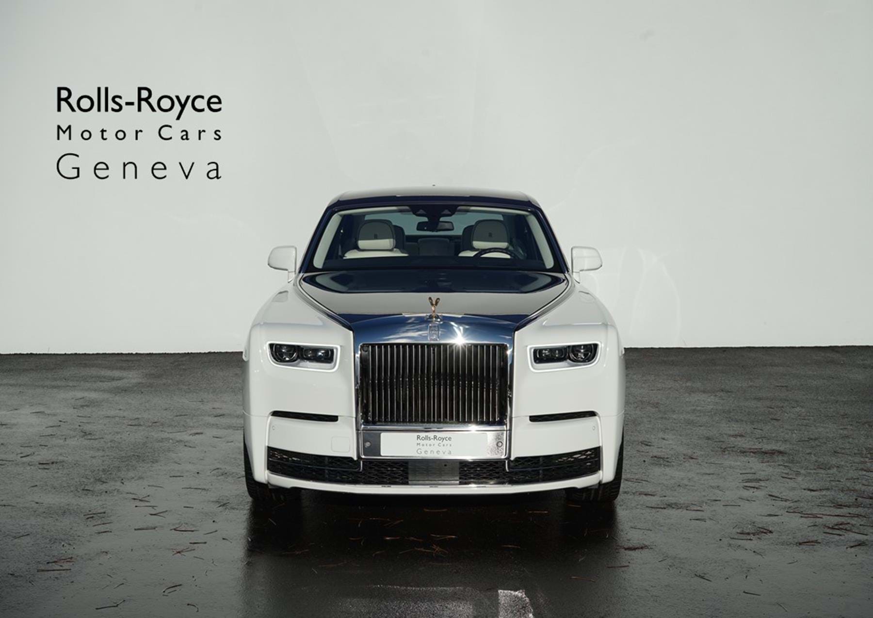 2017 Rolls-Royce Phantom VIII English White & Iguazu Blue, 7/20