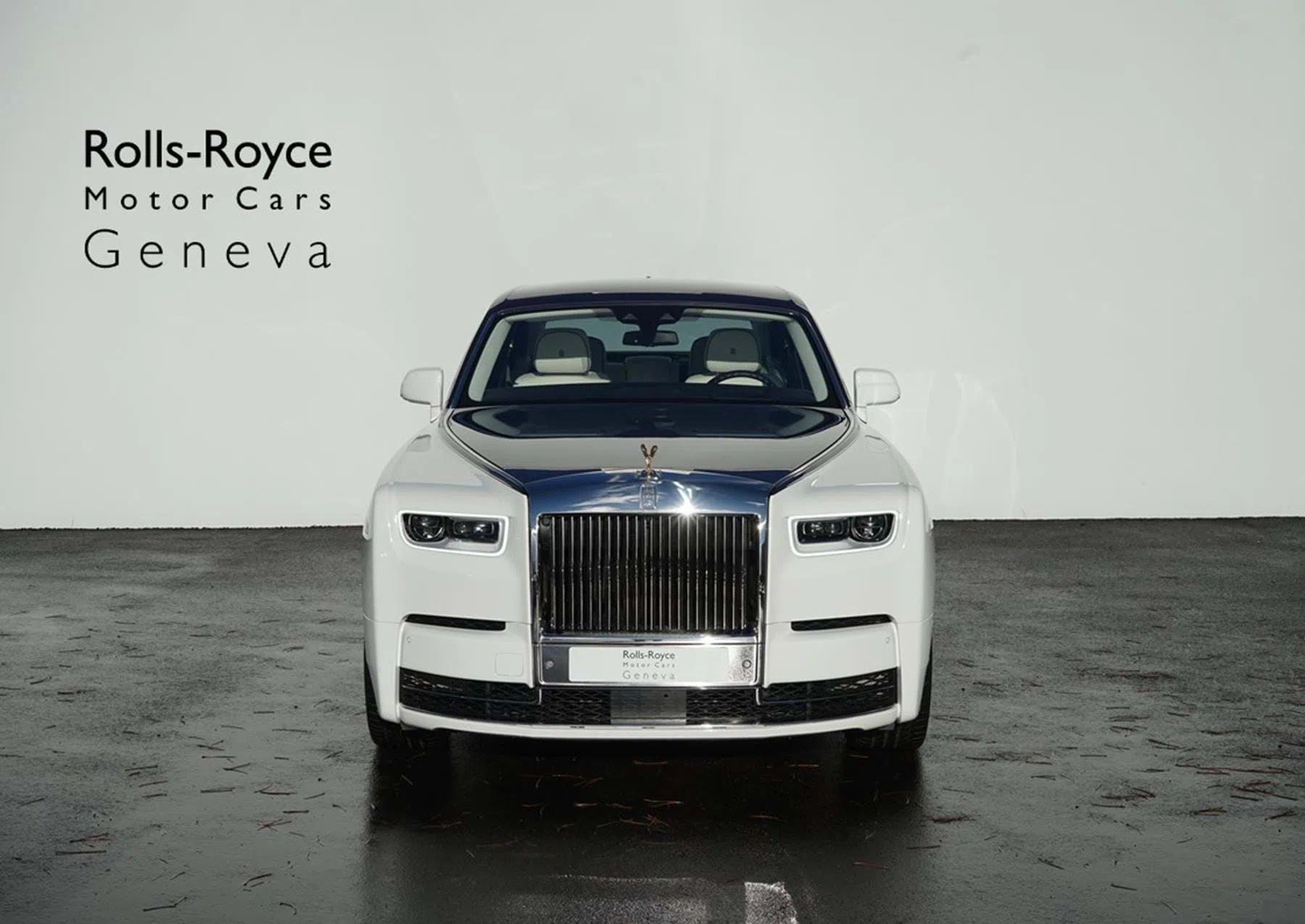 2017 Rolls-Royce Phantom VIII English White & Iguazu Blue for sale, exterior, English White & Iguazu Blue