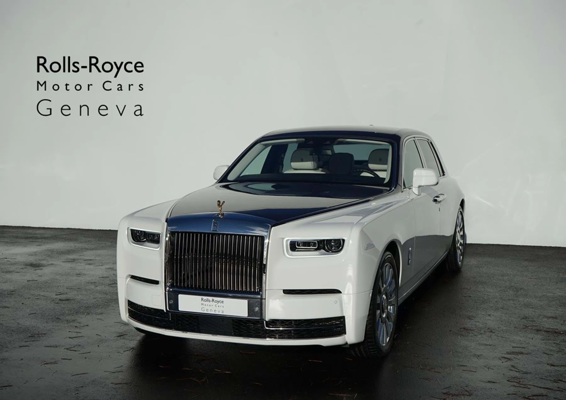 2017 Rolls-Royce Phantom VIII English White & Iguazu Blue for sale, exterior, English White & Iguazu Blue