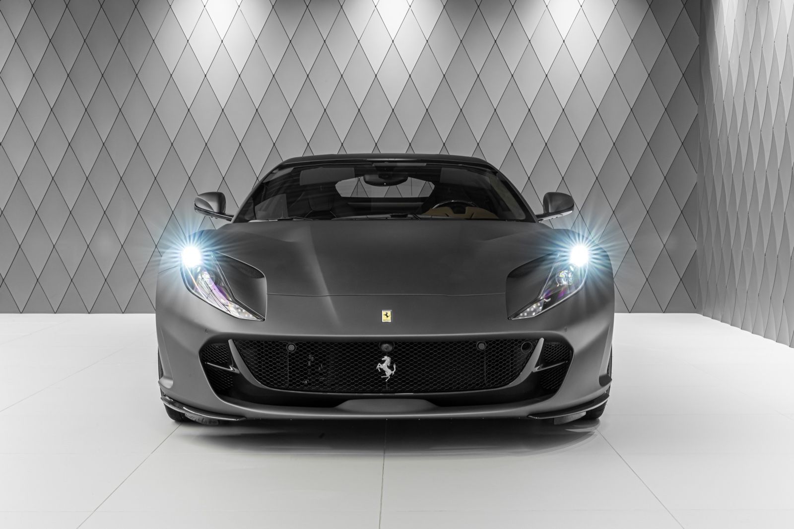 2019 Ferrari 812 Superfast, 2/20